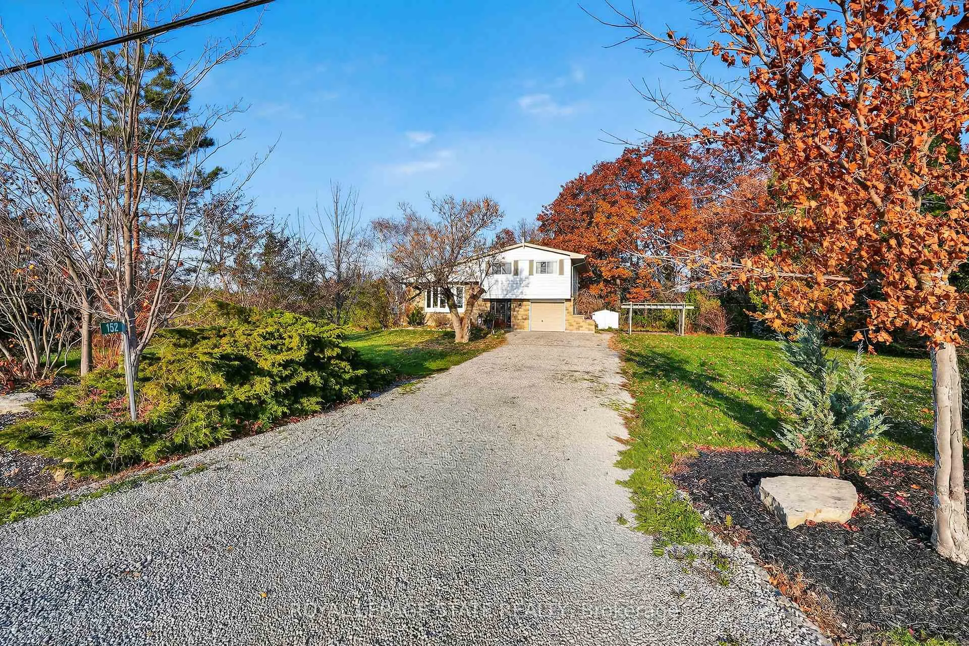 Photo 37 of 152 Ridge Road W, Grimsby, Grimsby Escarpment — HOMEH