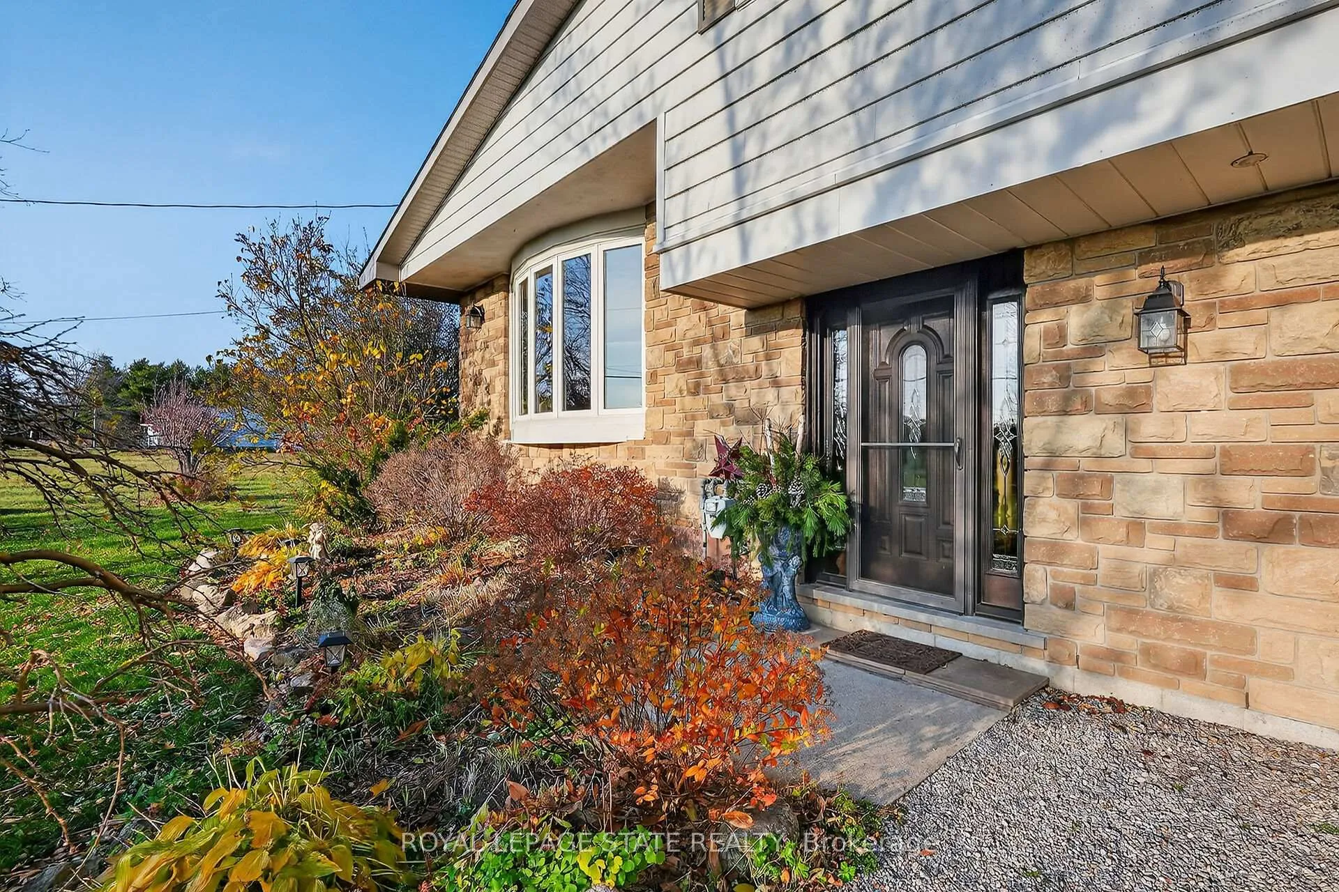 Photo 64 of 152 Ridge Road W, Grimsby, Grimsby Escarpment — HOMEH