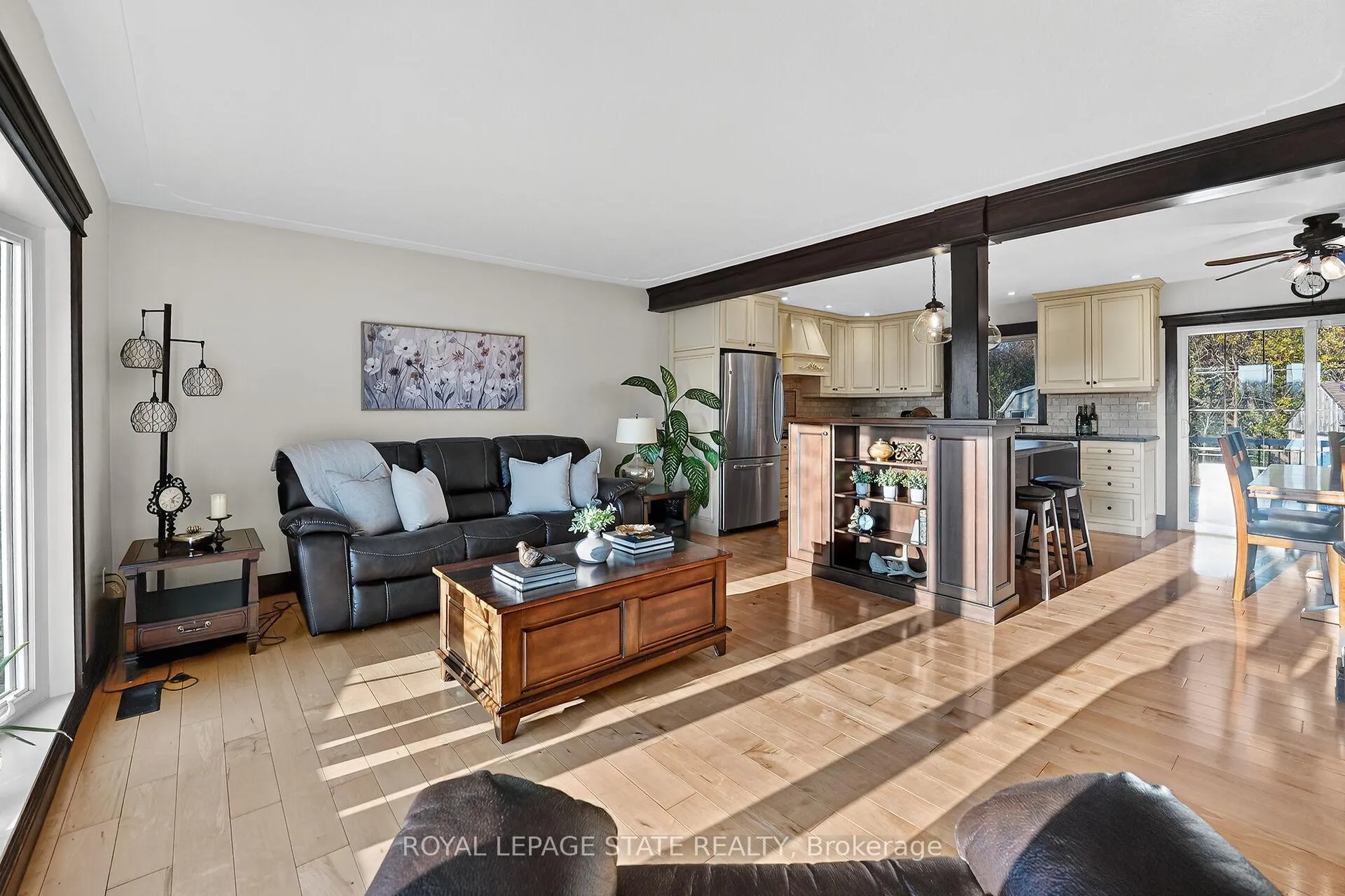 Photo 193 of 152 Ridge Road W, Grimsby, Grimsby Escarpment — HOMEH