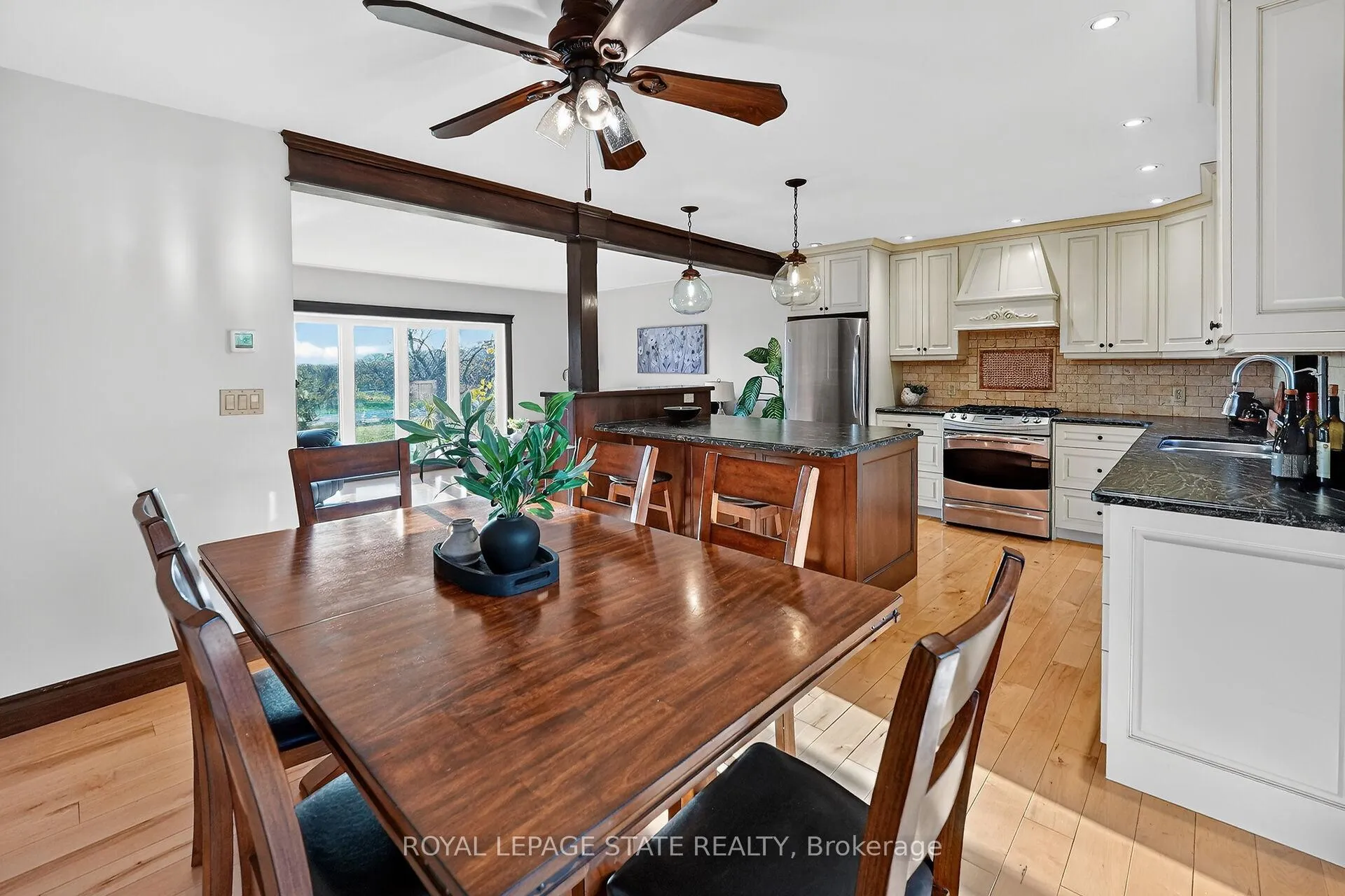 Photo 320 of 152 Ridge Road W, Grimsby, Grimsby Escarpment — HOMEH