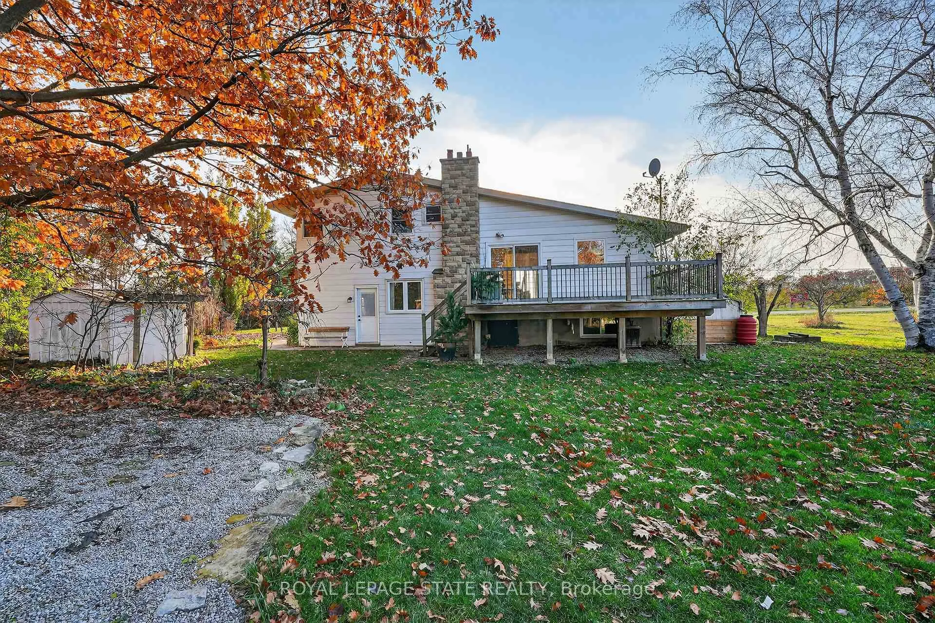 Photo 577 of 152 Ridge Road W, Grimsby, Grimsby Escarpment — HOMEH
