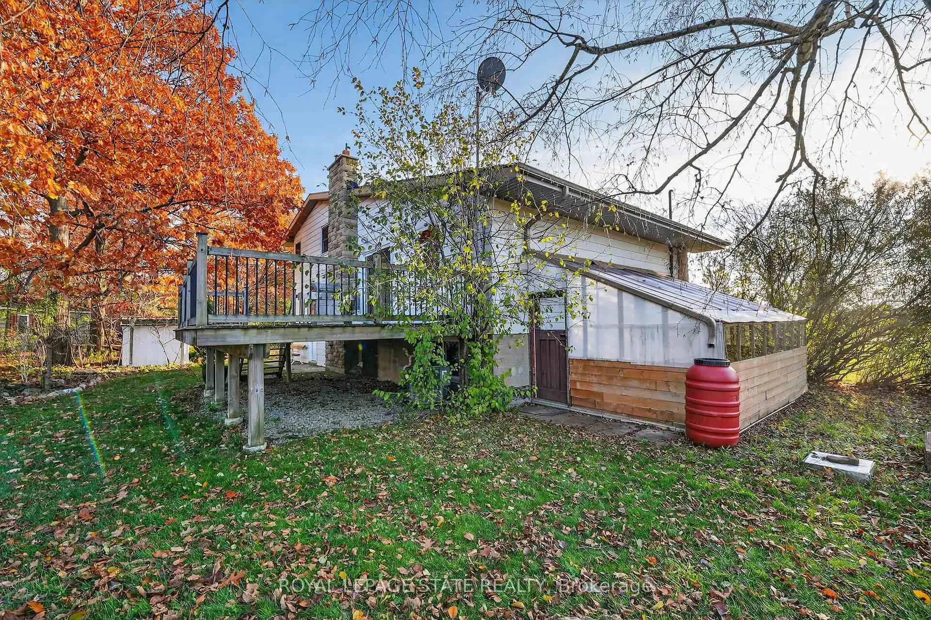Photo 637 of 152 Ridge Road W, Grimsby, Grimsby Escarpment — HOMEH