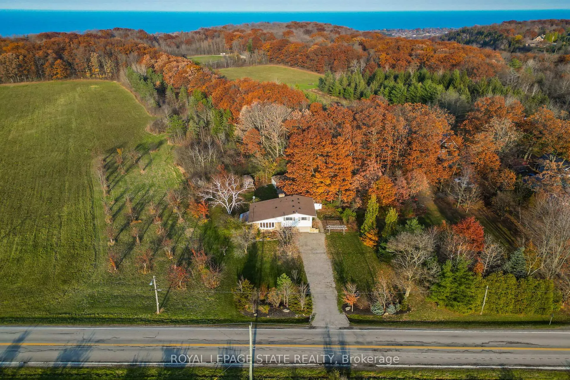 Photo 685 of 152 Ridge Road W, Grimsby, Grimsby Escarpment — HOMEH