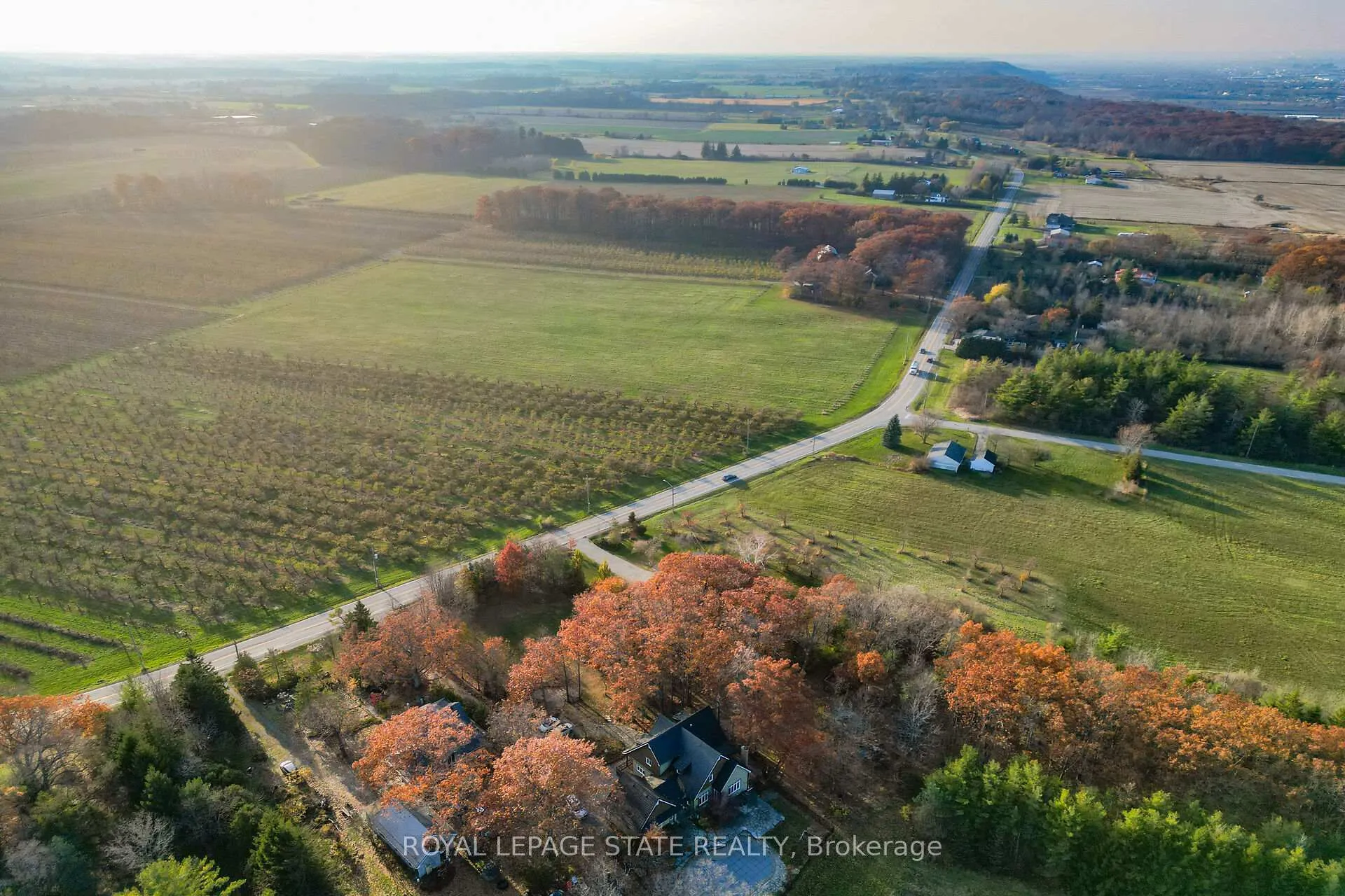 Photo 720 of 152 Ridge Road W, Grimsby, Grimsby Escarpment — HOMEH