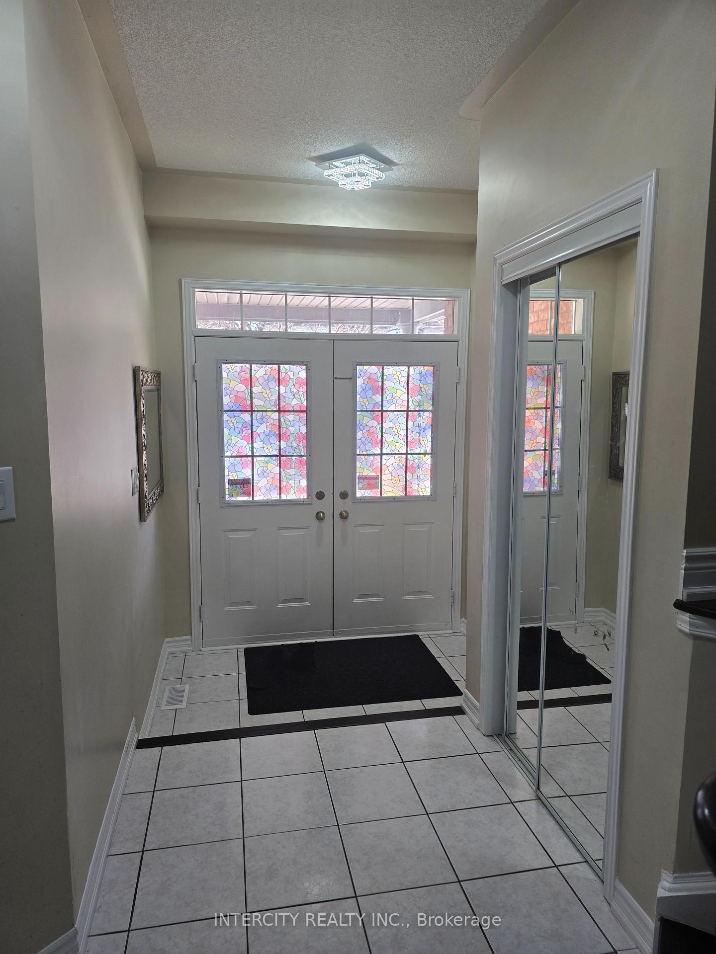 Photo 2 of 27 Zia Dodda Crescent, Brampton, Brampton East — HOMEH