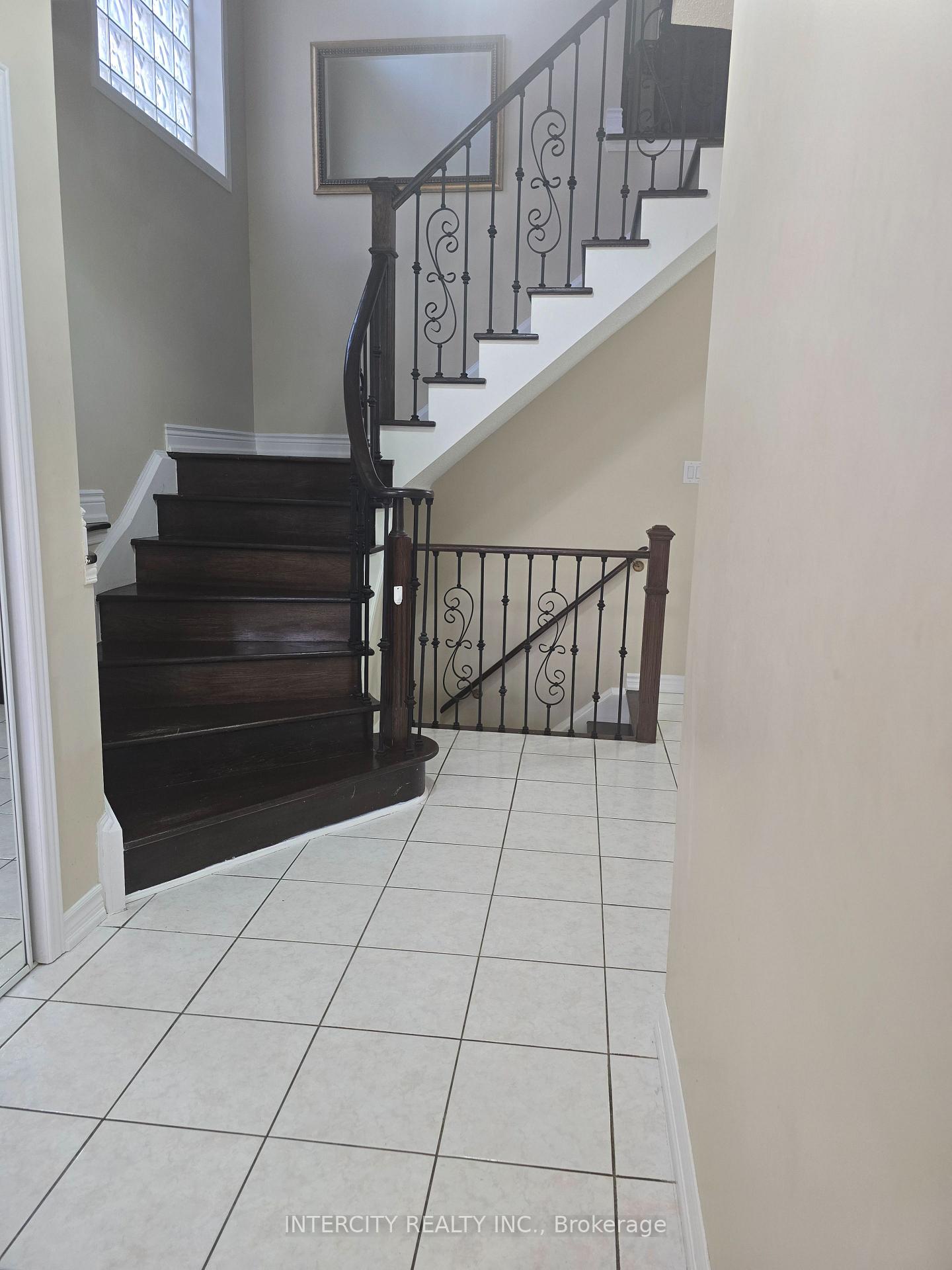 Photo 4 of 27 Zia Dodda Crescent, Brampton, Brampton East — HOMEH