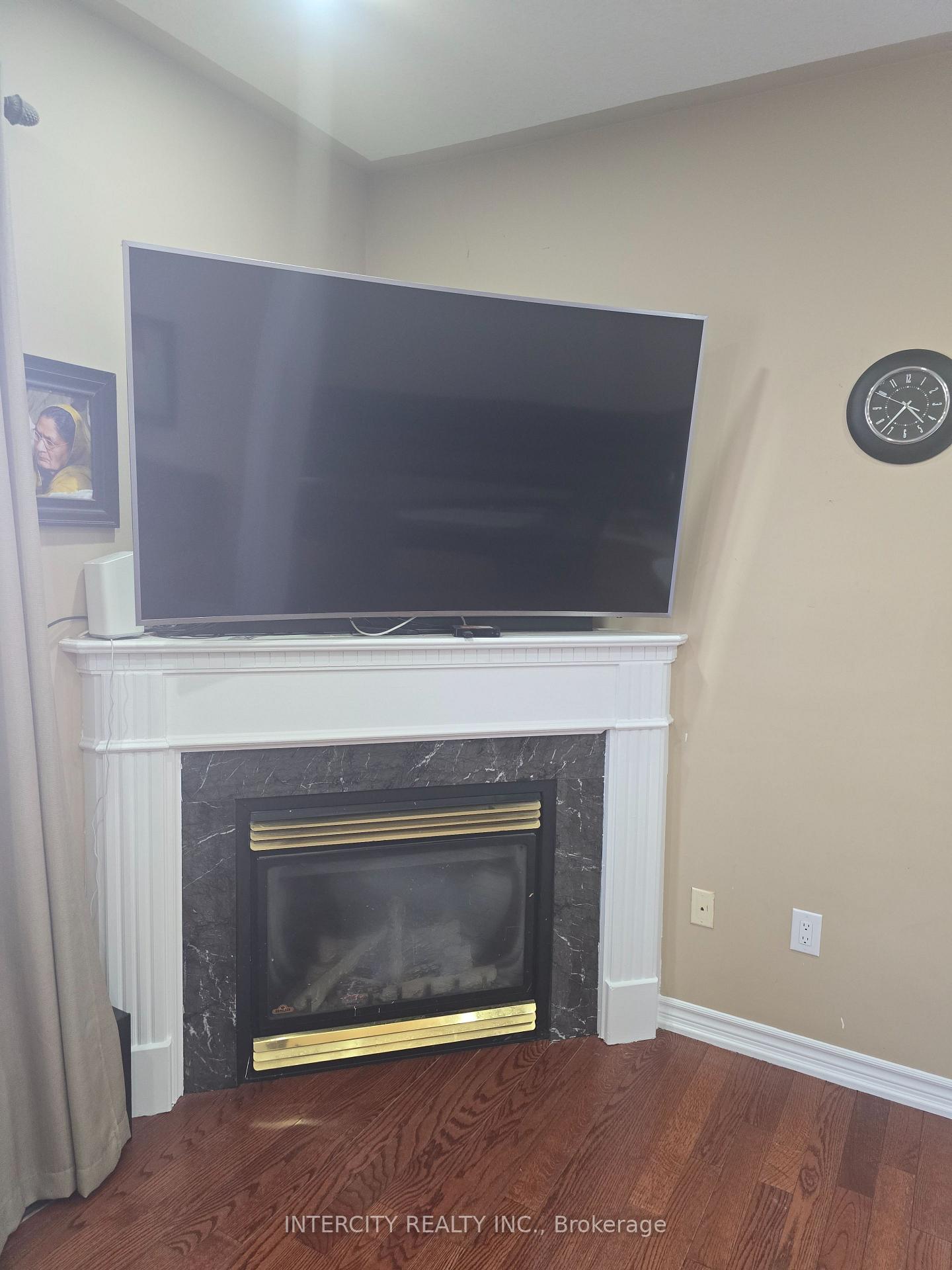 Photo 9 of 27 Zia Dodda Crescent, Brampton, Brampton East — HOMEH