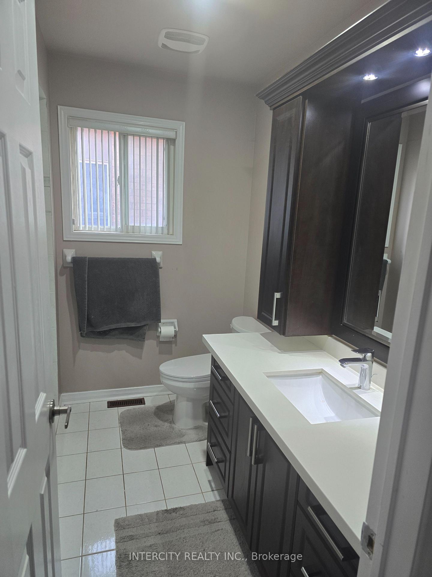 Photo 14 of 27 Zia Dodda Crescent, Brampton, Brampton East — HOMEH