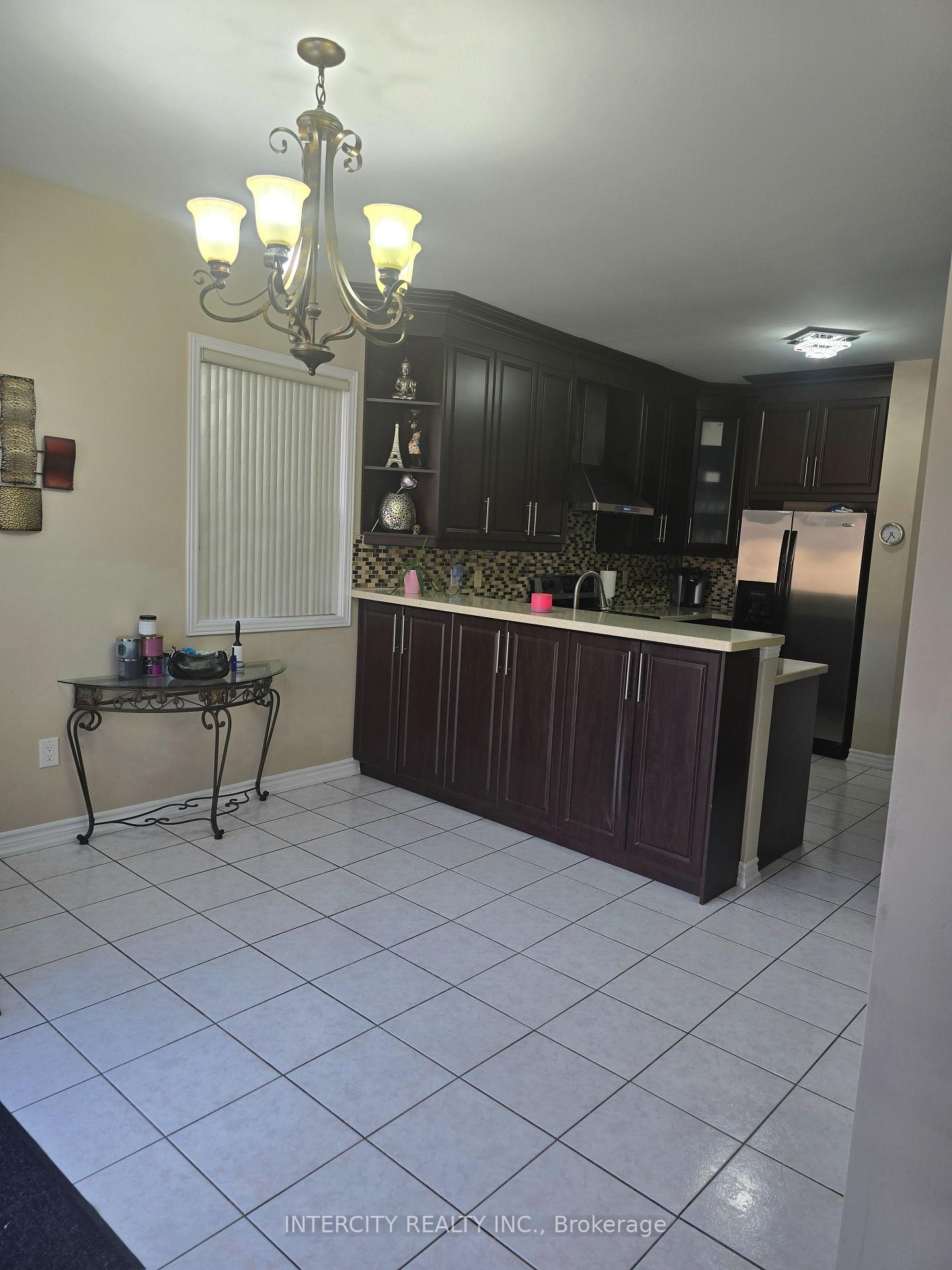 Photo 8 of 27 Zia Dodda Crescent, Brampton, Brampton East — HOMEH