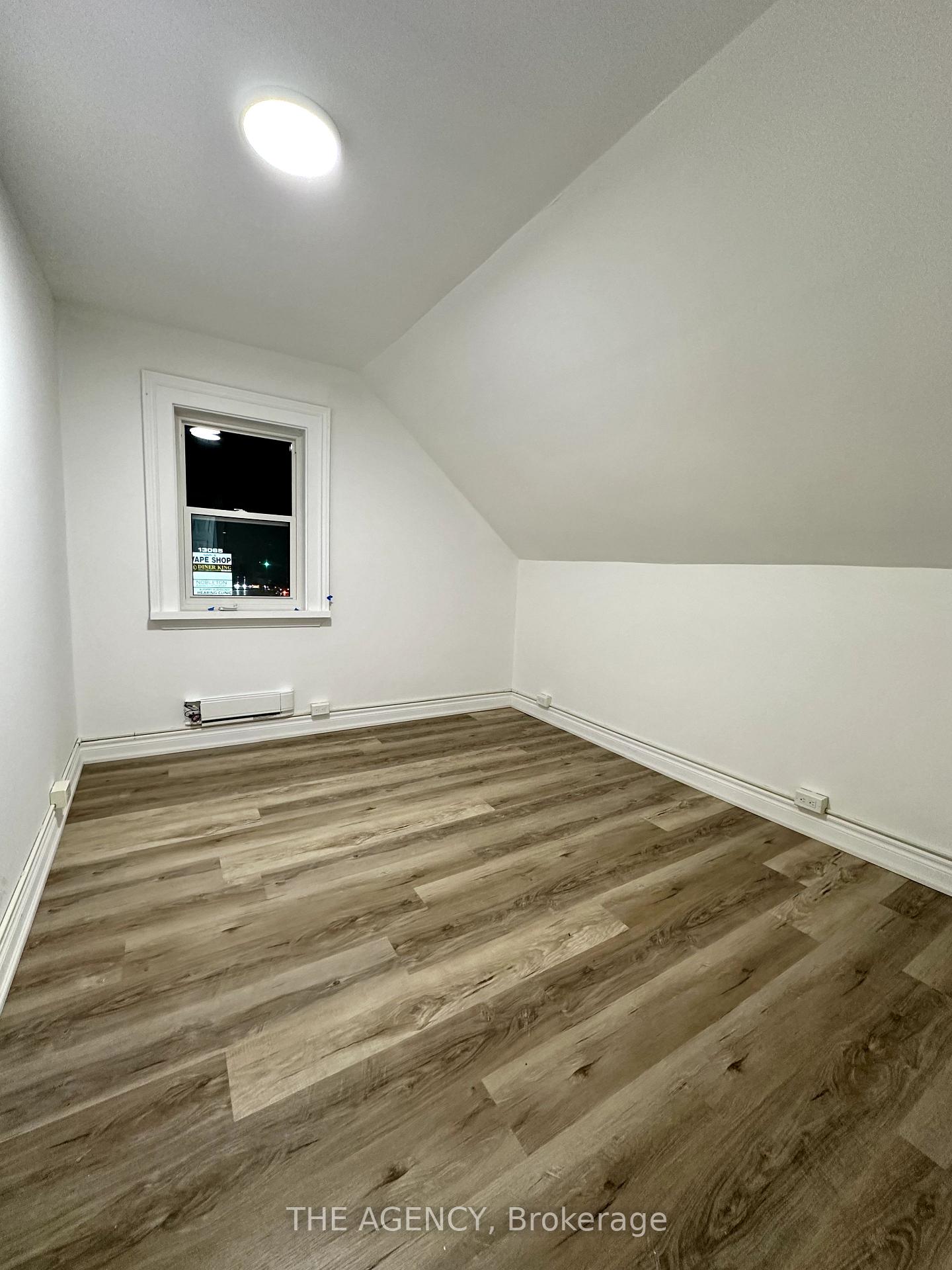 Photo 12 of Unit B, 13075 Highway 27, King, Nobleton — HOMEH