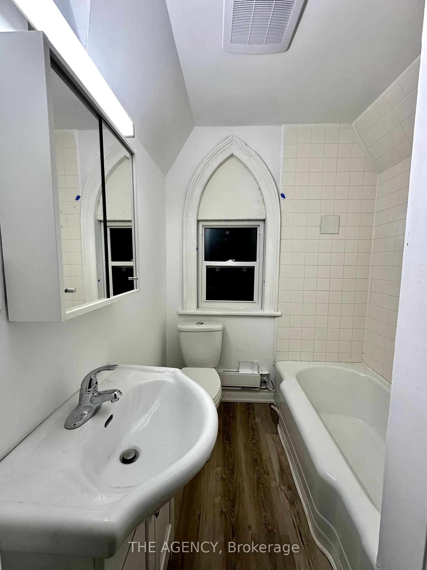 Photo 21 of Unit B, 13075 Highway 27, King, Nobleton — HOMEH