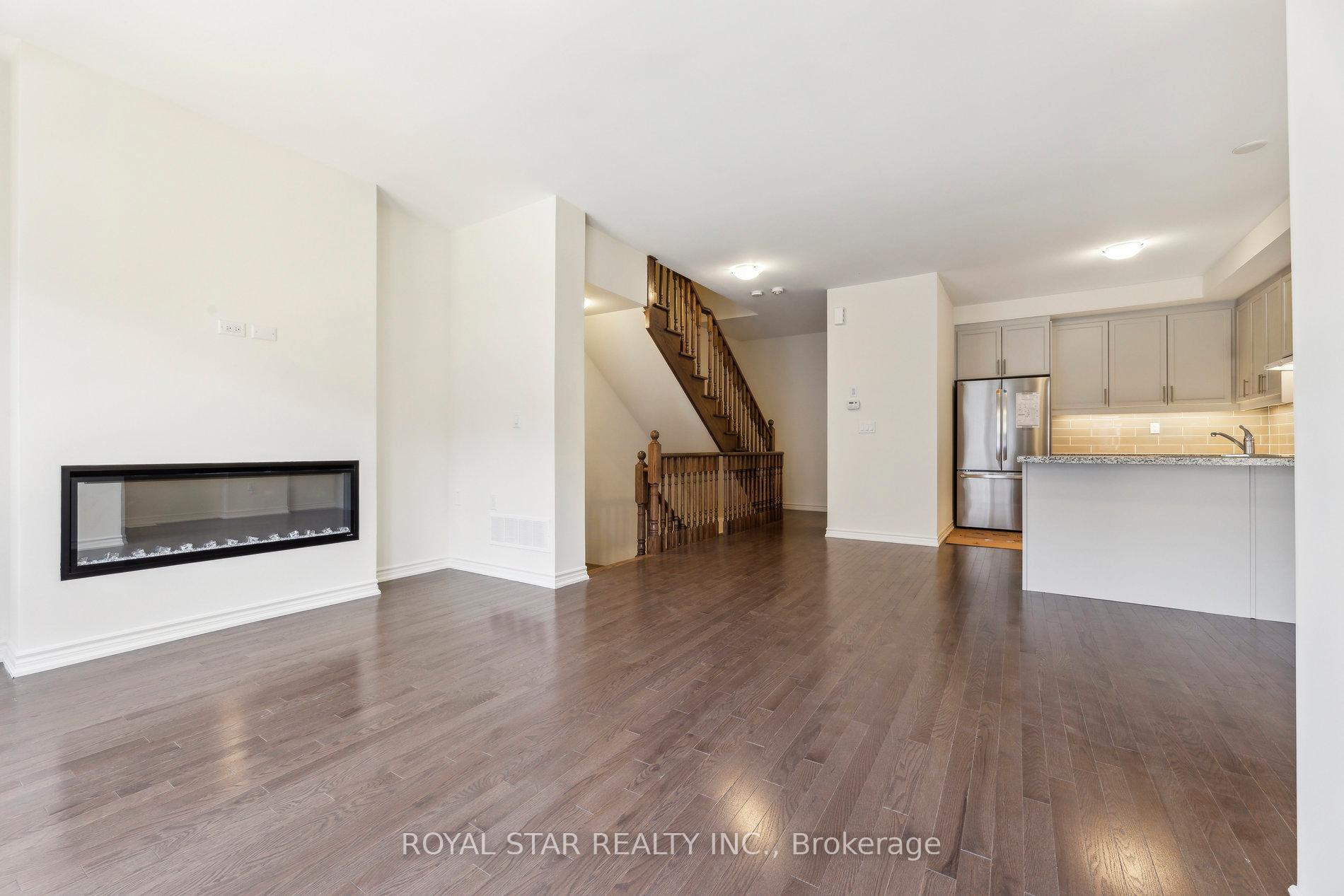 Photo 23 of 8 Coppini Lane, Ajax, South East — HOMEH