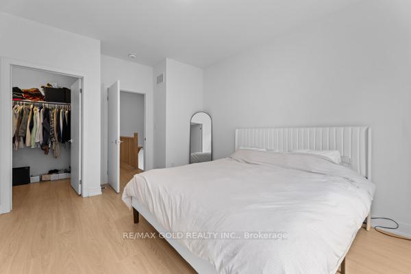 Photo 15 of 25 Desiree Place W, Caledon, Bolton West — HOMEH