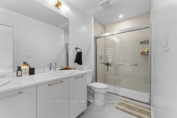 Photo 17 of 25 Desiree Place W, Caledon, Bolton West — HOMEH