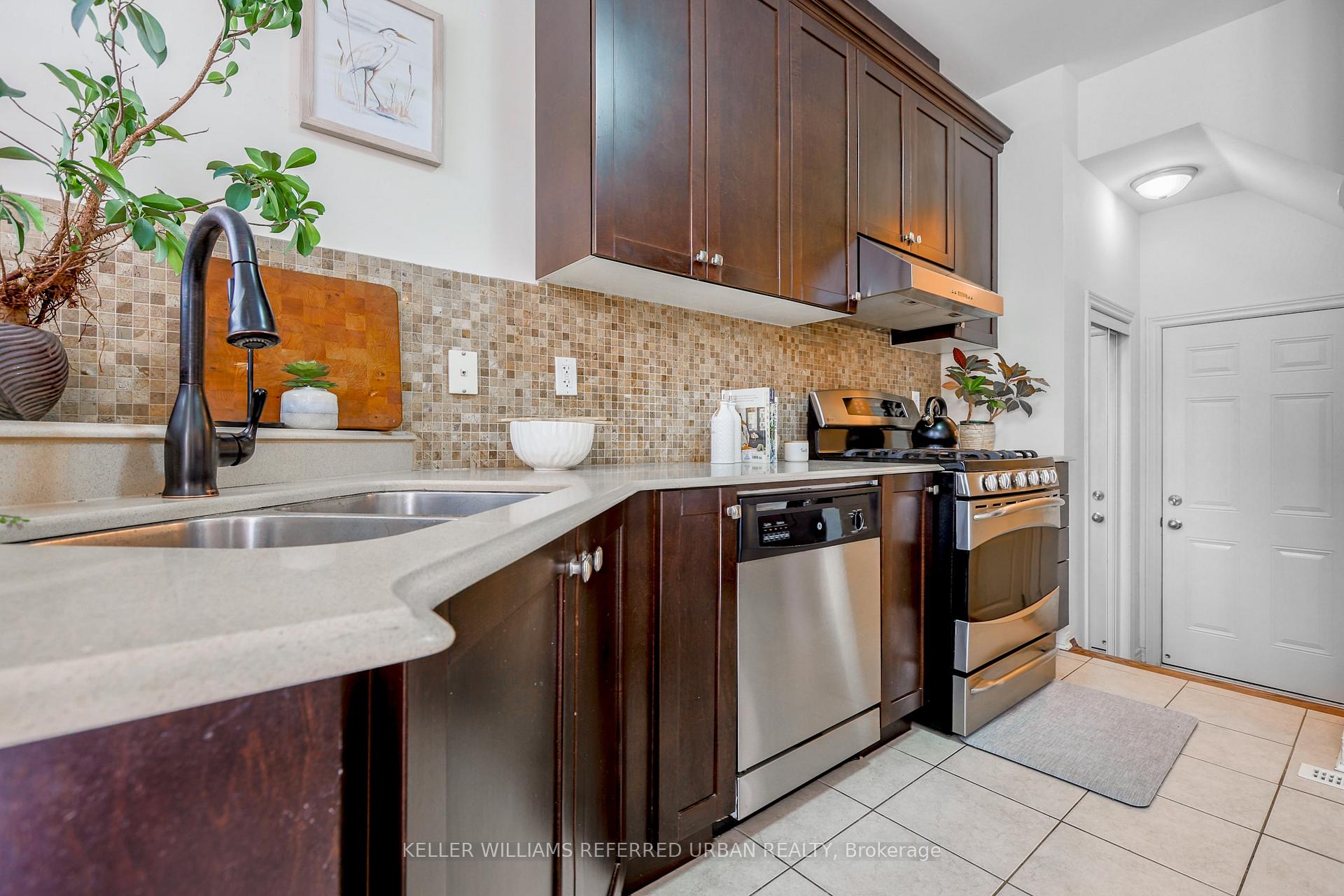 Photo 11 of 23 Fitzroy Avenue, Markham, Wismer — HOMEH