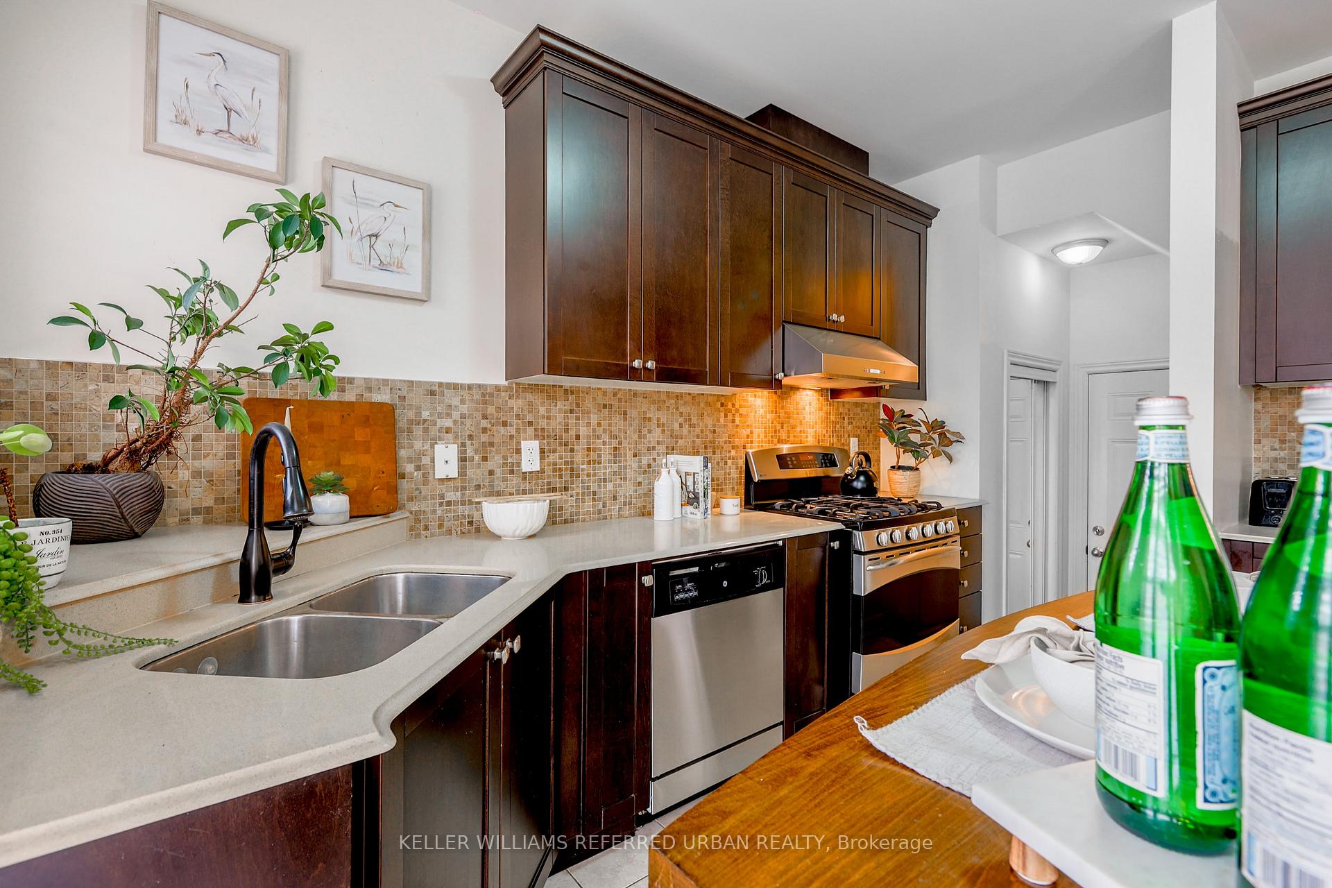 Photo 15 of 23 Fitzroy Avenue, Markham, Wismer — HOMEH