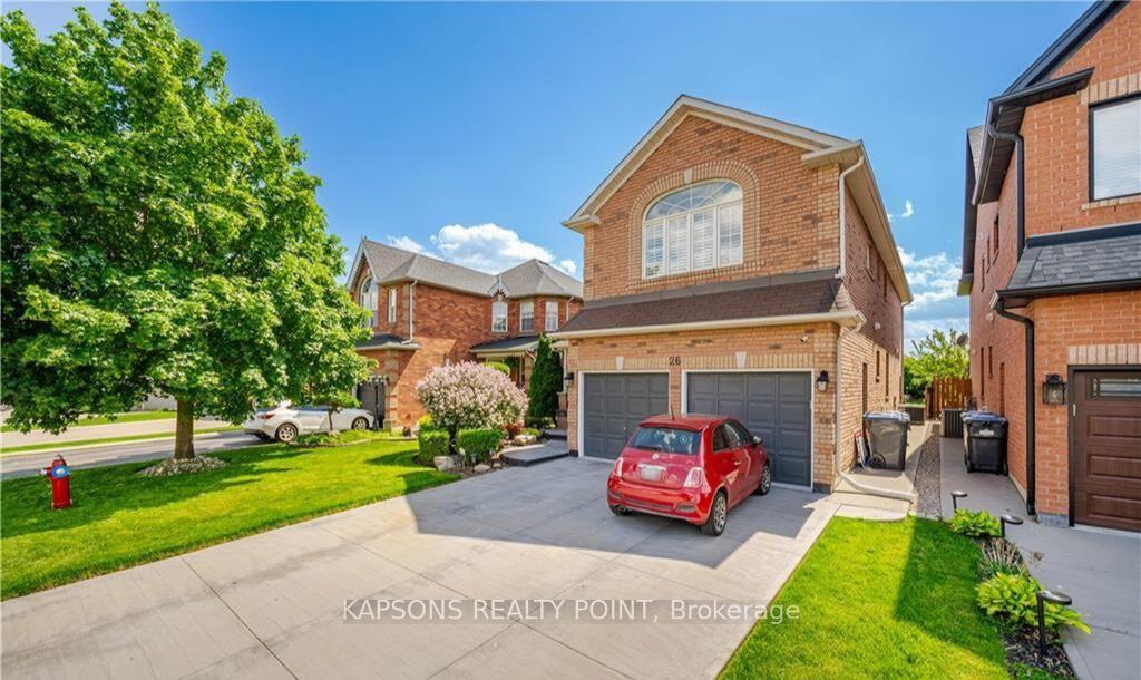 Photo 3 of 26 Baccarat Crescent, Brampton, Snelgrove — HOMEH