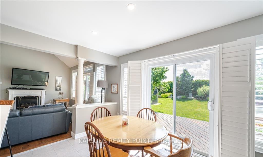 Photo 14 of 26 Baccarat Crescent, Brampton, Snelgrove — HOMEH
