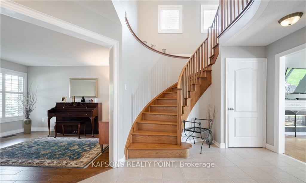 Photo 15 of 26 Baccarat Crescent, Brampton, Snelgrove — HOMEH