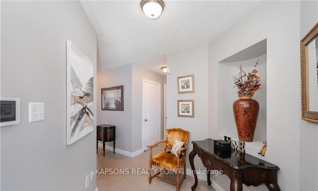 Photo 19 of 26 Baccarat Crescent, Brampton, Snelgrove — HOMEH