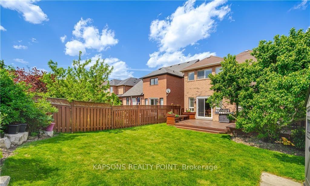 Photo 24 of 26 Baccarat Crescent, Brampton, Snelgrove — HOMEH