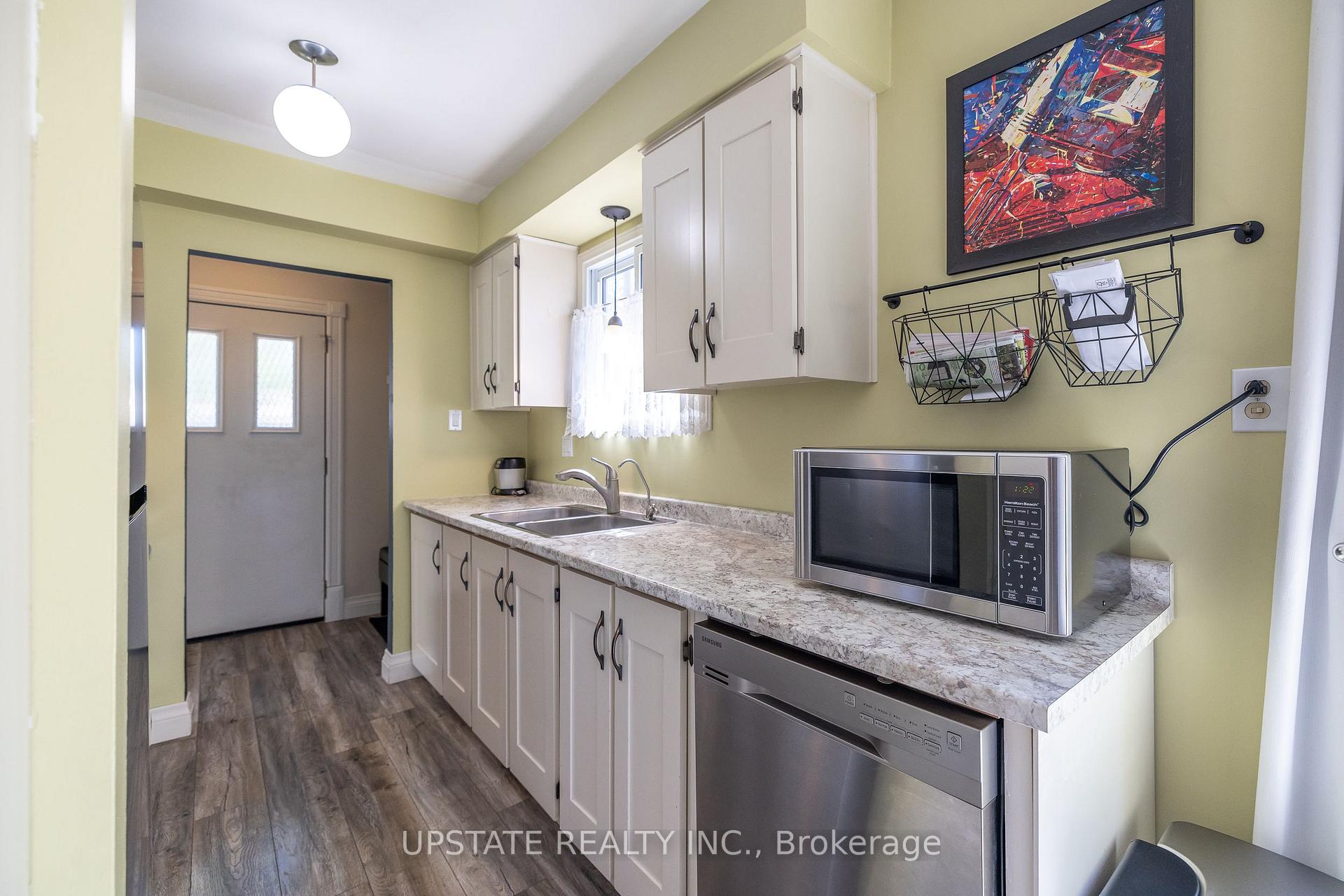 Photo 5 of 277 Heritage Drive, Kitchener — HOMEH
