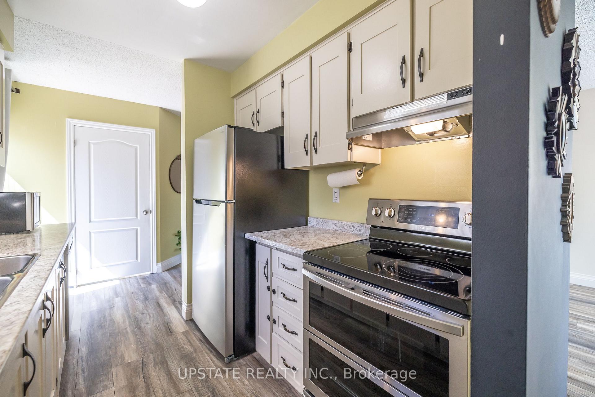 Photo 12 of 277 Heritage Drive, Kitchener — HOMEH