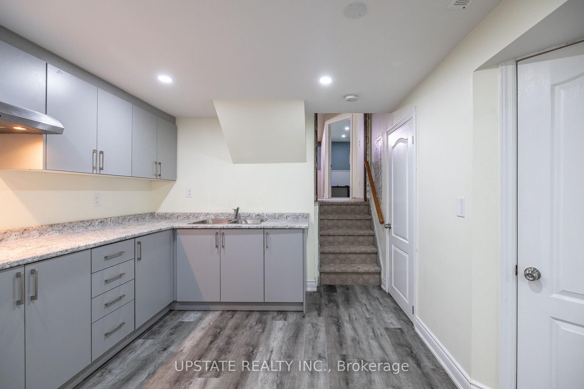 Photo 8 of 277 Heritage Drive, Kitchener — HOMEH