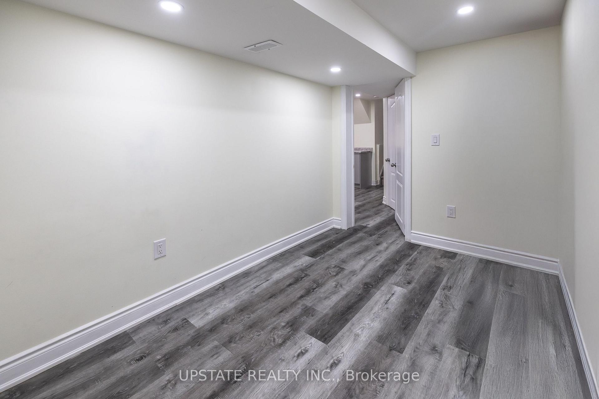 Photo 14 of 277 Heritage Drive, Kitchener — HOMEH