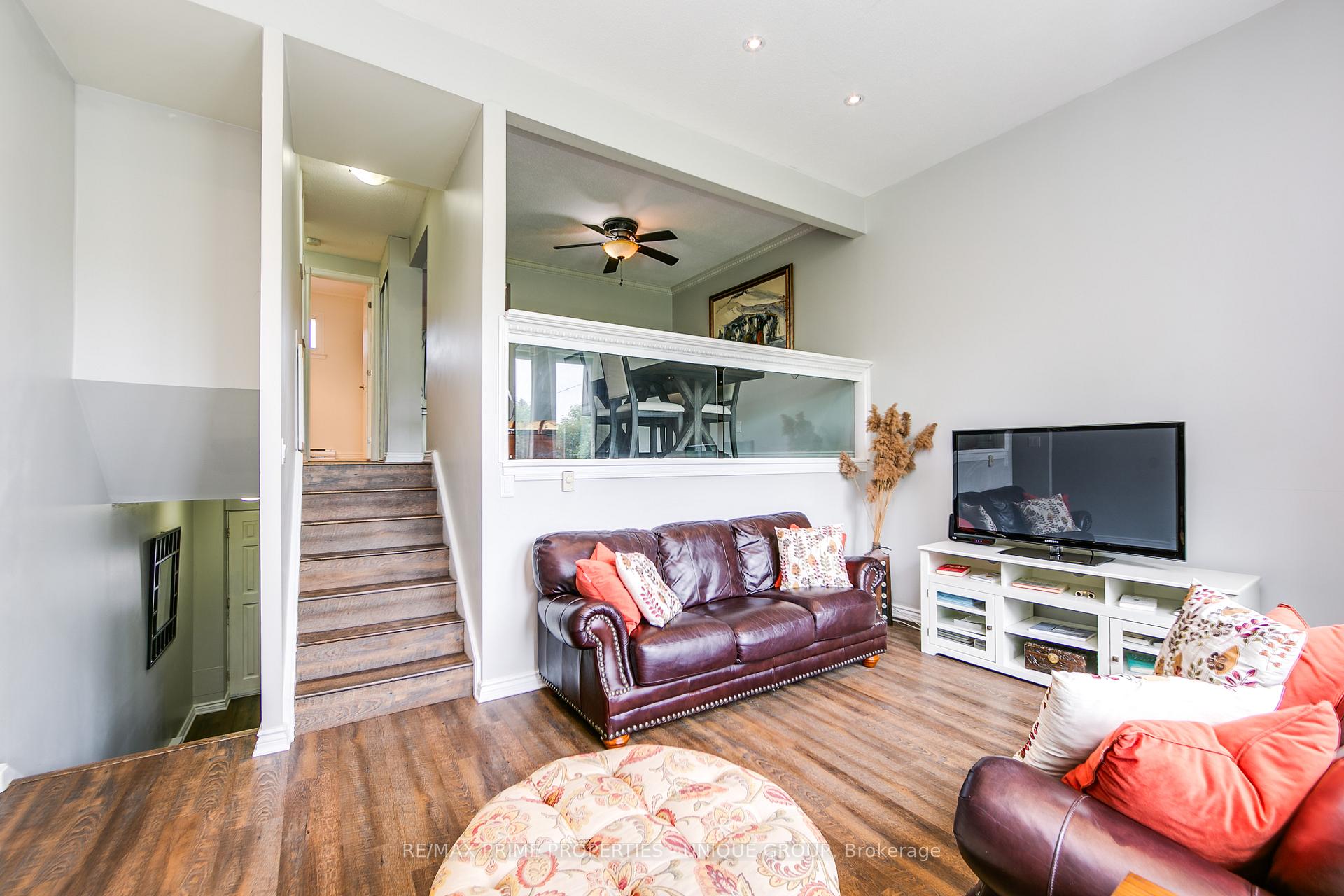 Photo 5 of 104 Darras Court, Brampton, Southgate — HOMEH