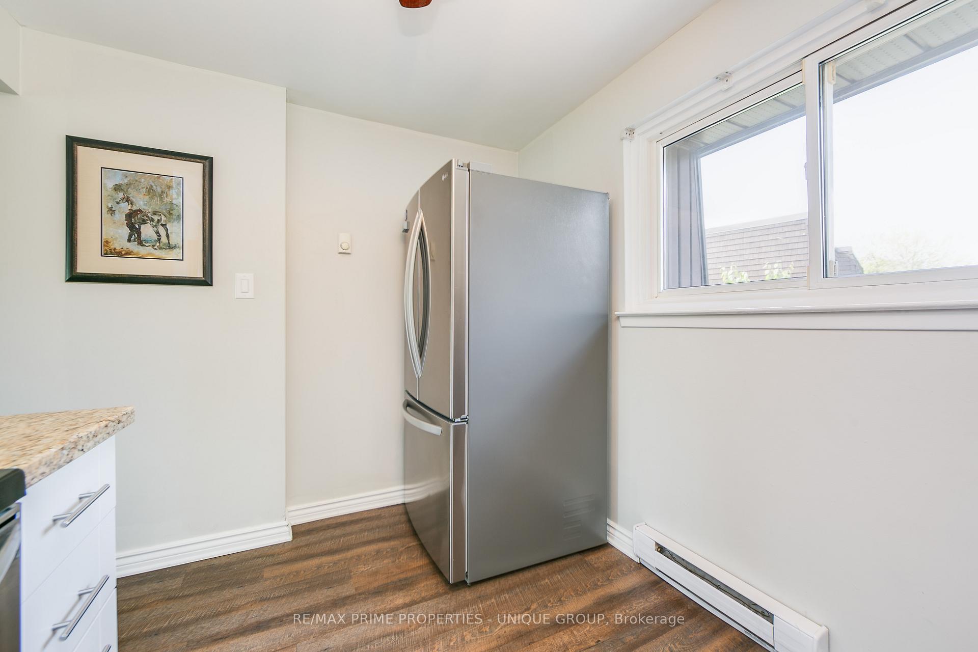 Photo 7 of 104 Darras Court, Brampton, Southgate — HOMEH