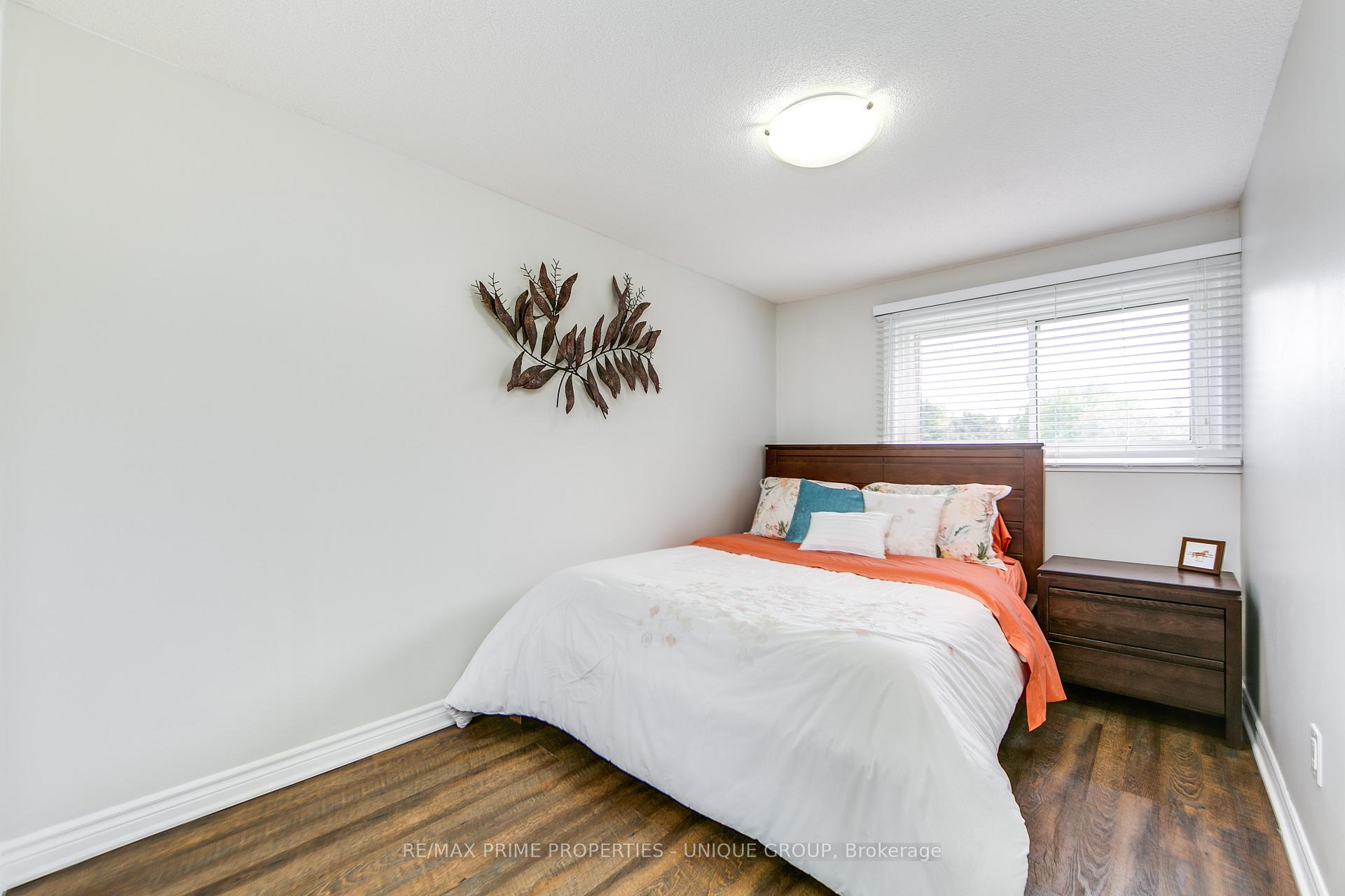 Photo 22 of 104 Darras Court, Brampton, Southgate — HOMEH