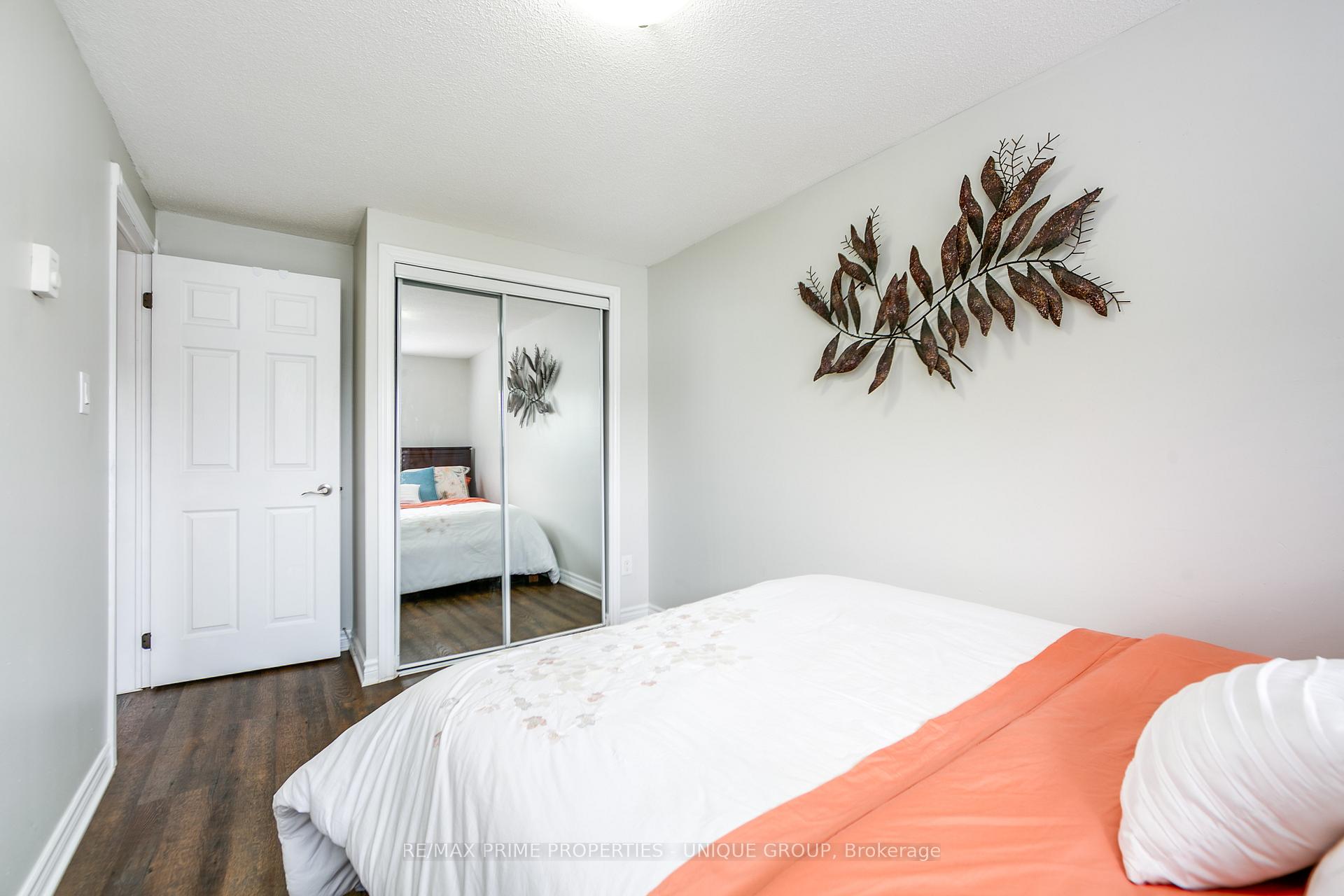 Photo 20 of 104 Darras Court, Brampton, Southgate — HOMEH