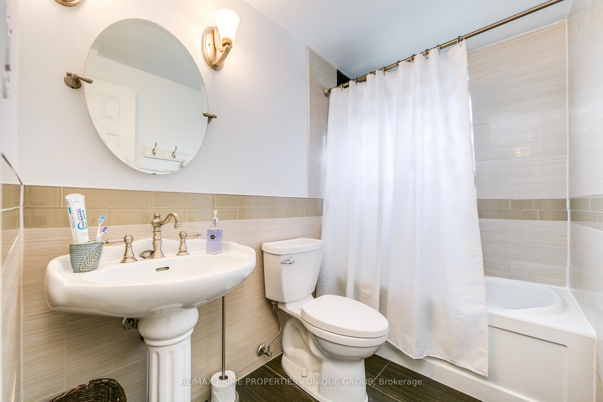 Photo 28 of 104 Darras Court, Brampton, Southgate — HOMEH