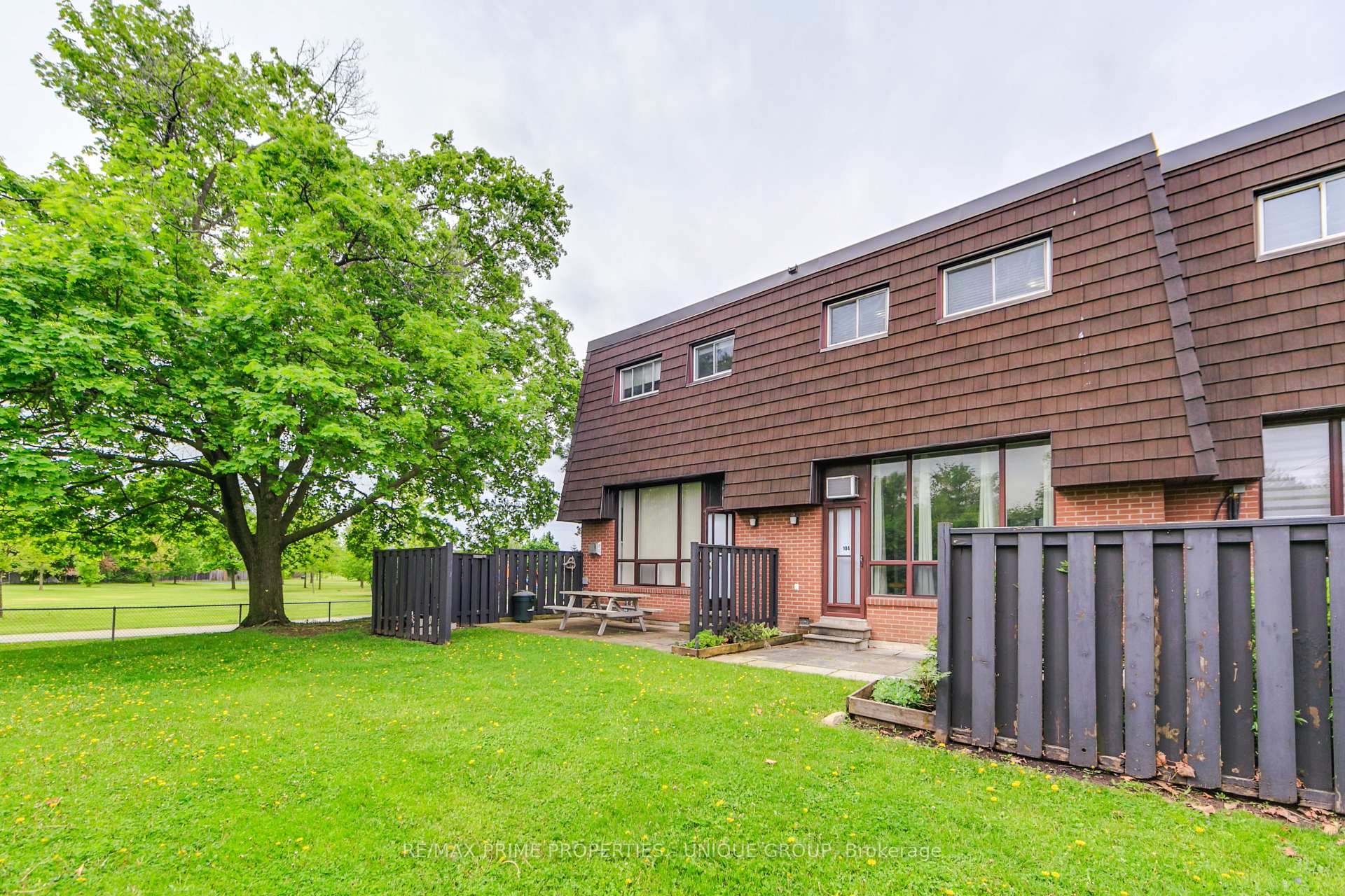 Photo 42 of 104 Darras Court, Brampton, Southgate — HOMEH
