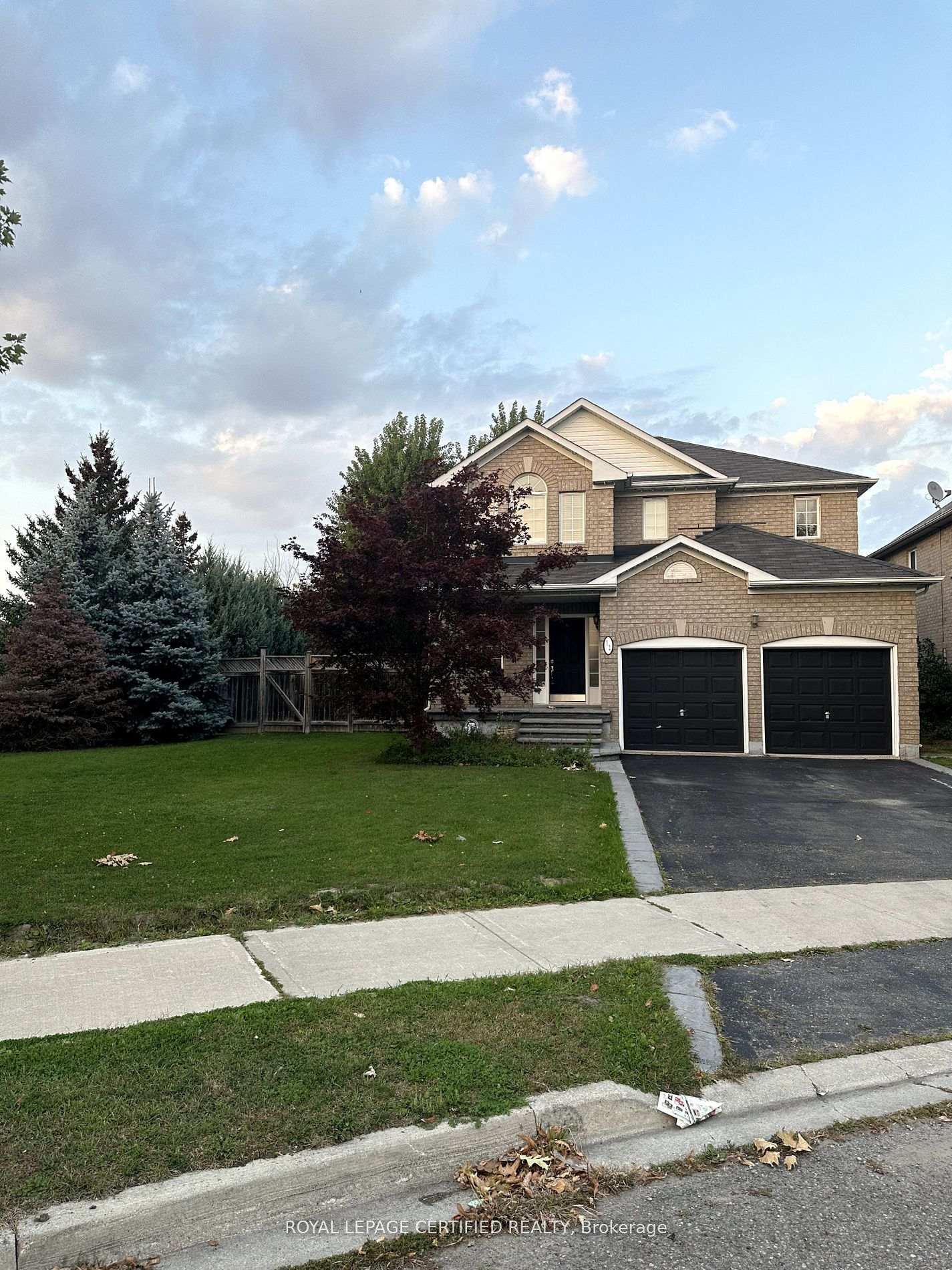 Front of 32 Fallstar Crescent