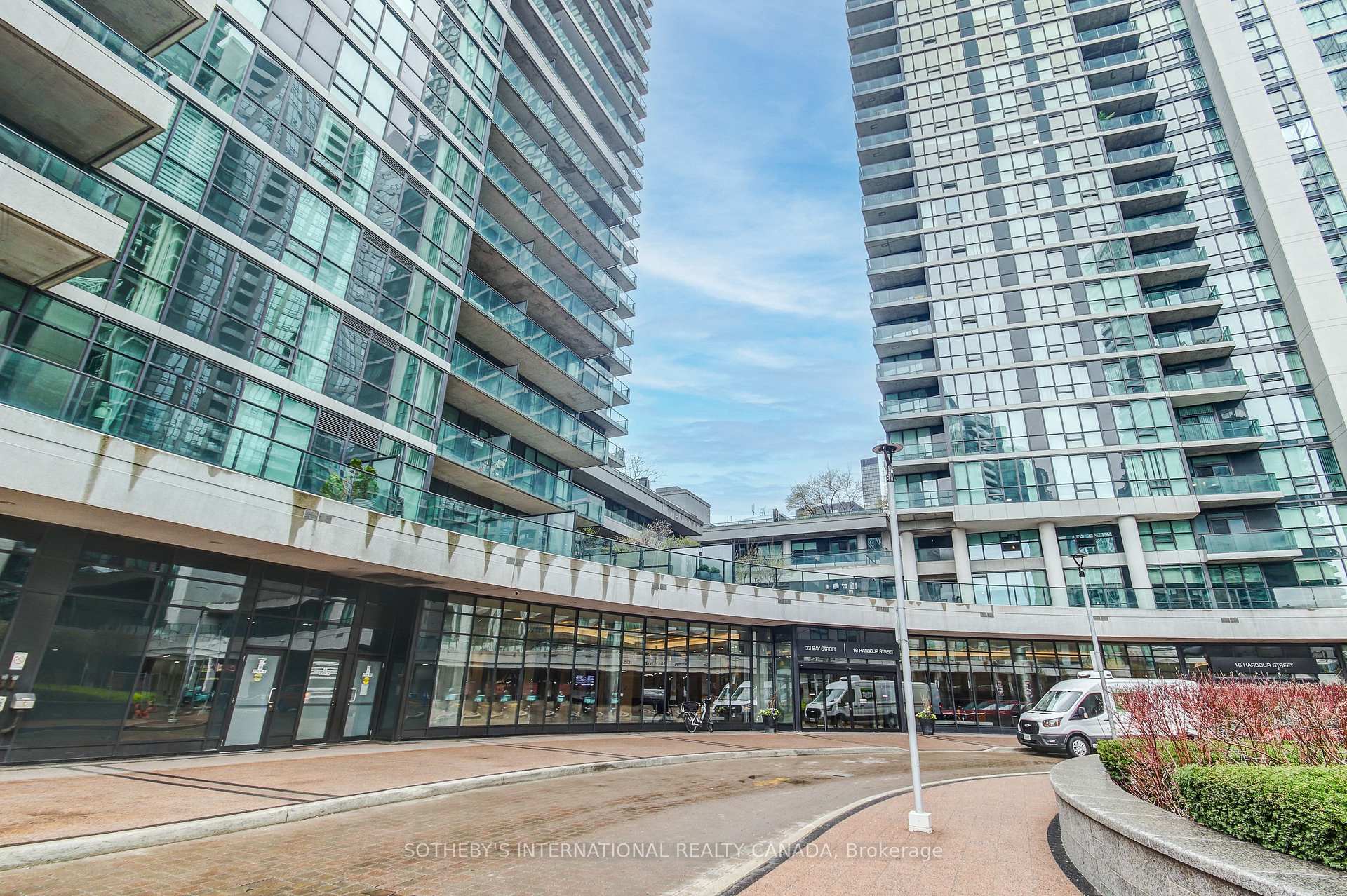 Front of Unit 508, 33 Bay Street
