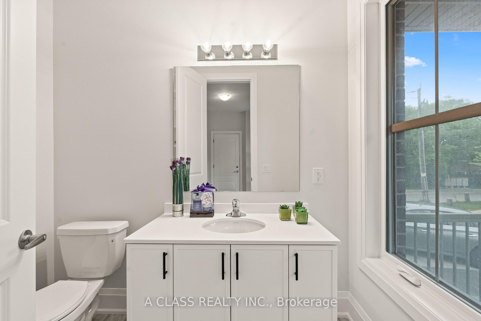 Photo 7 of 14 Deer Park Lane, Markham, Old Markham Village — HOMEH