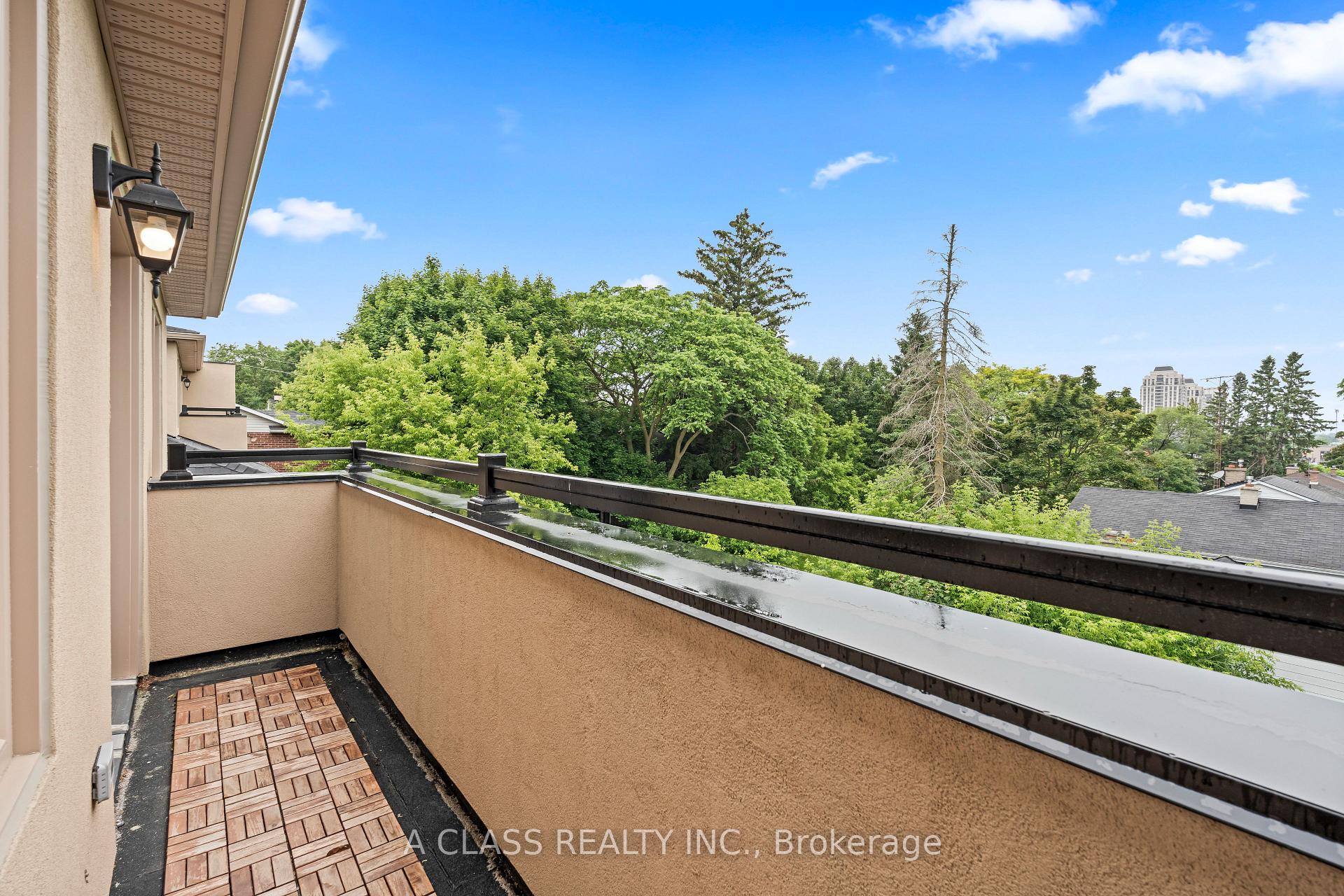 Photo 8 of 14 Deer Park Lane, Markham, Old Markham Village — HOMEH