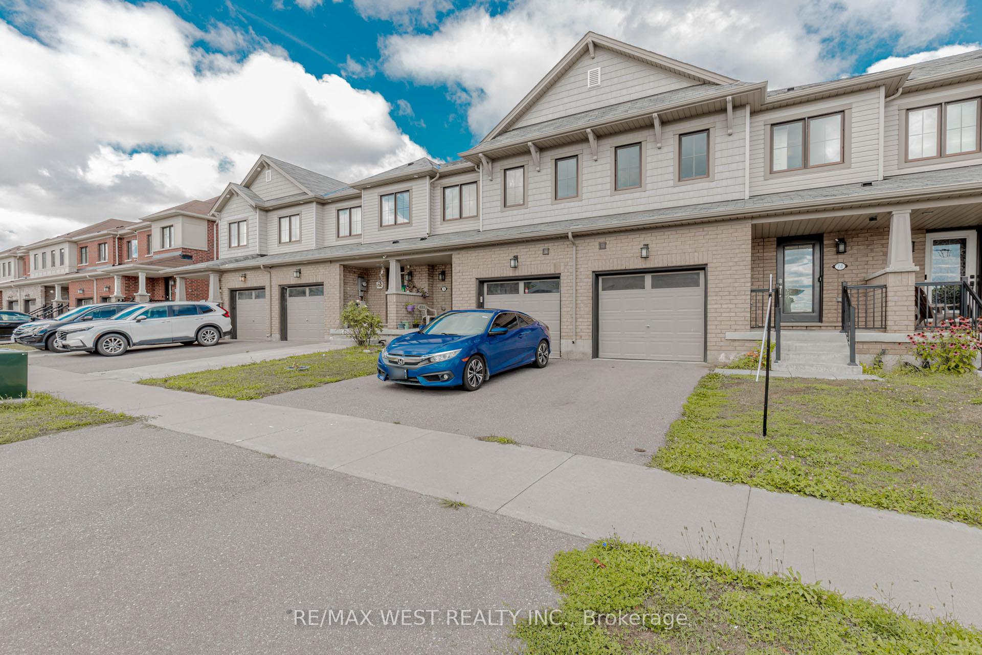 Front of 74 Pagebrook Crescent