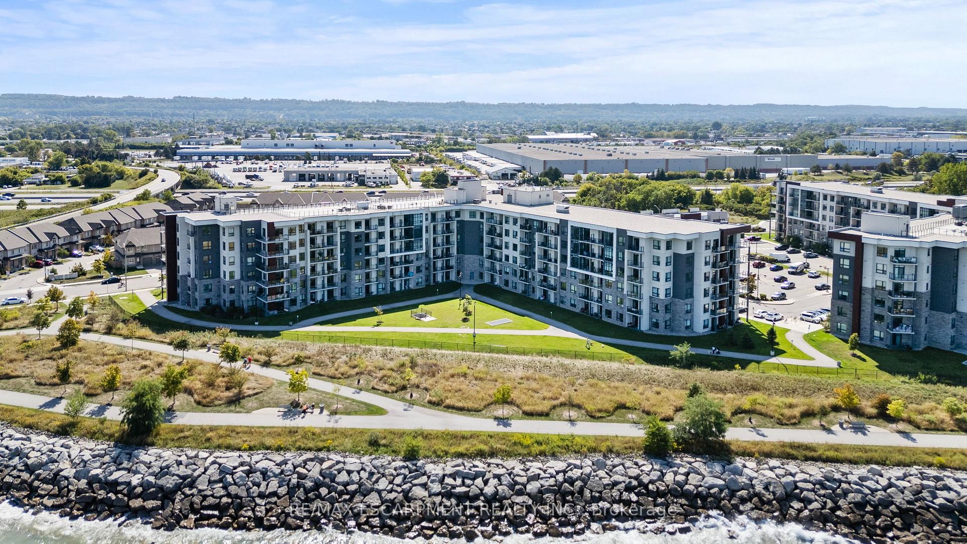 Photo 4 of Unit 301, 101 Shoreview Place, Hamilton, Stoney Creek — HOMEH