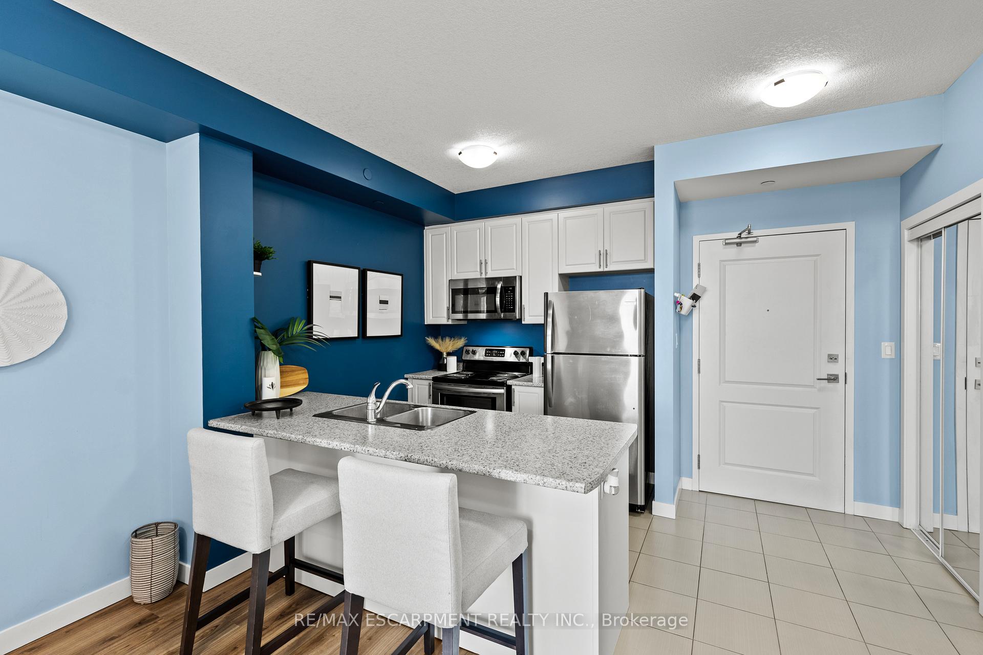 Photo 11 of Unit 301, 101 Shoreview Place, Hamilton, Stoney Creek — HOMEH