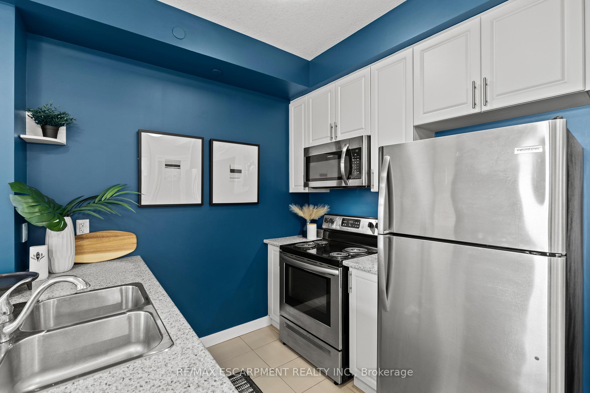 Photo 5 of Unit 301, 101 Shoreview Place, Hamilton, Stoney Creek — HOMEH