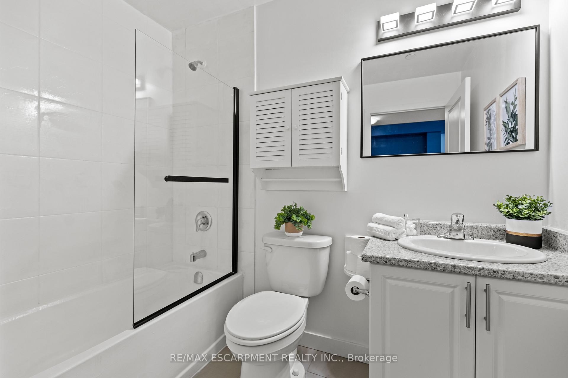 Photo 16 of Unit 301, 101 Shoreview Place, Hamilton, Stoney Creek — HOMEH