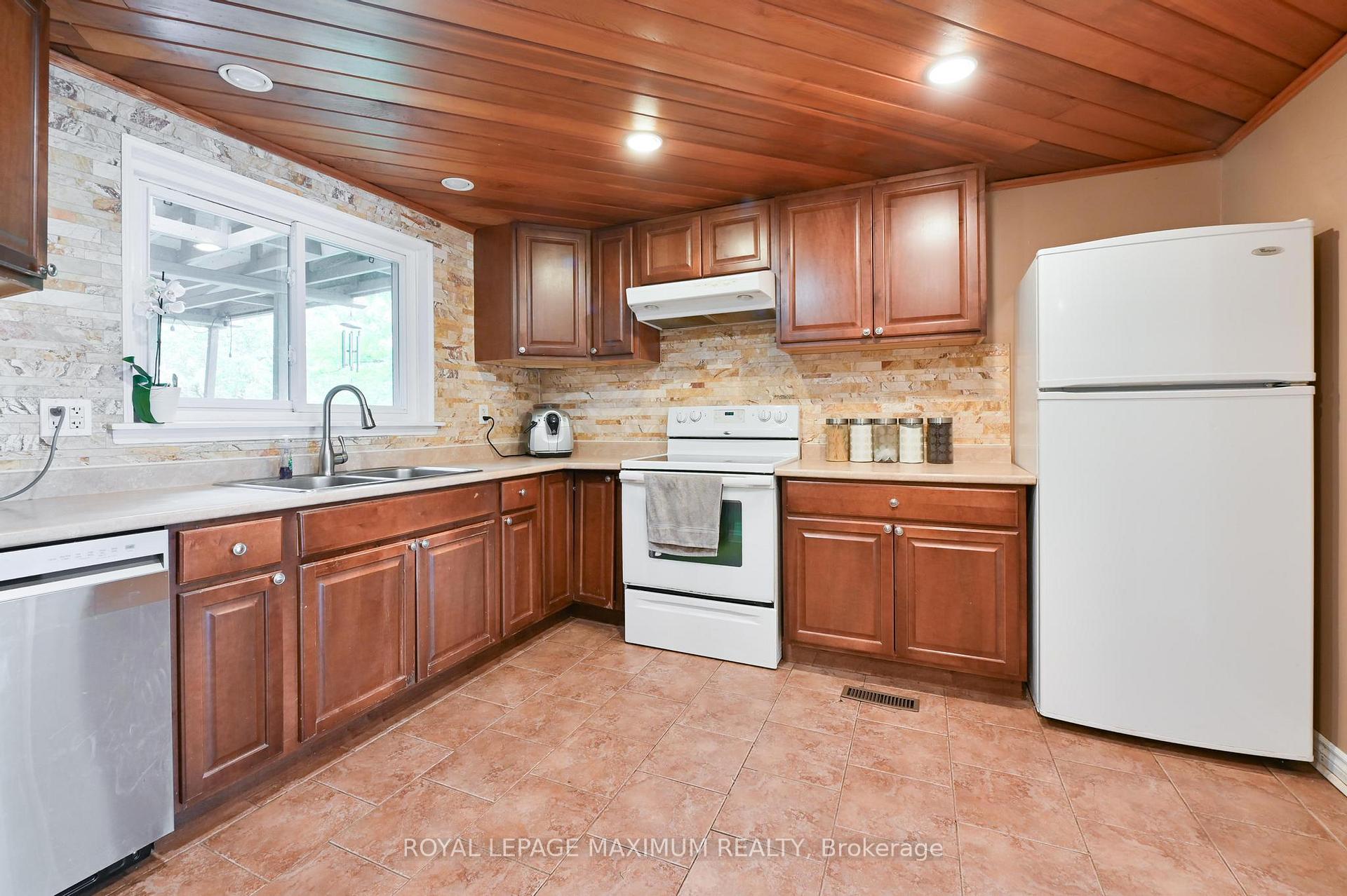Photo 33 of 64 Glenmore Crescent, Brampton, Northgate — HOMEH