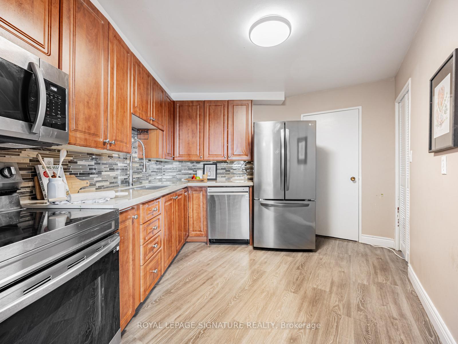 Photo 4 of Unit 1114, 5 Shady Golfway, Toronto, Flemingdon Park — HOMEH