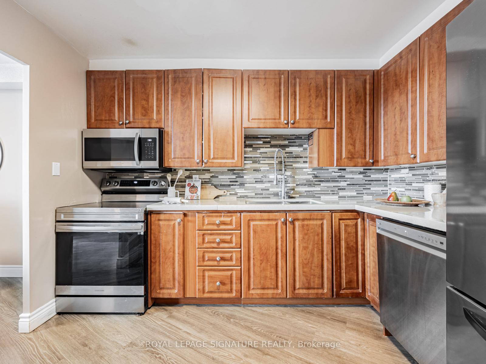 Photo 2 of Unit 1114, 5 Shady Golfway, Toronto, Flemingdon Park — HOMEH
