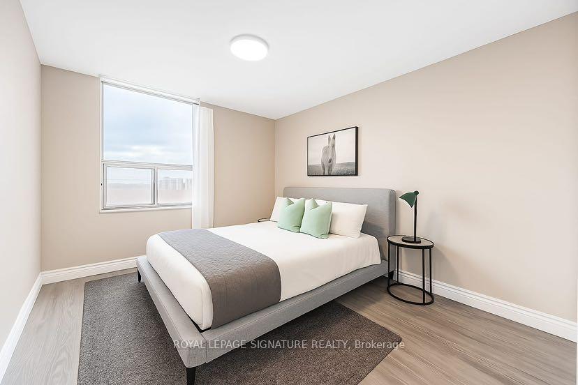 Photo 3 of Unit 1114, 5 Shady Golfway, Toronto, Flemingdon Park — HOMEH
