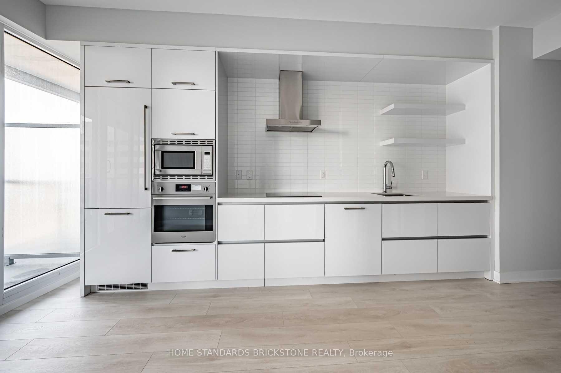 Photo 4 of Unit 2406, 2221 Yonge Street, Toronto, Mount Pleasant East — HOMEH