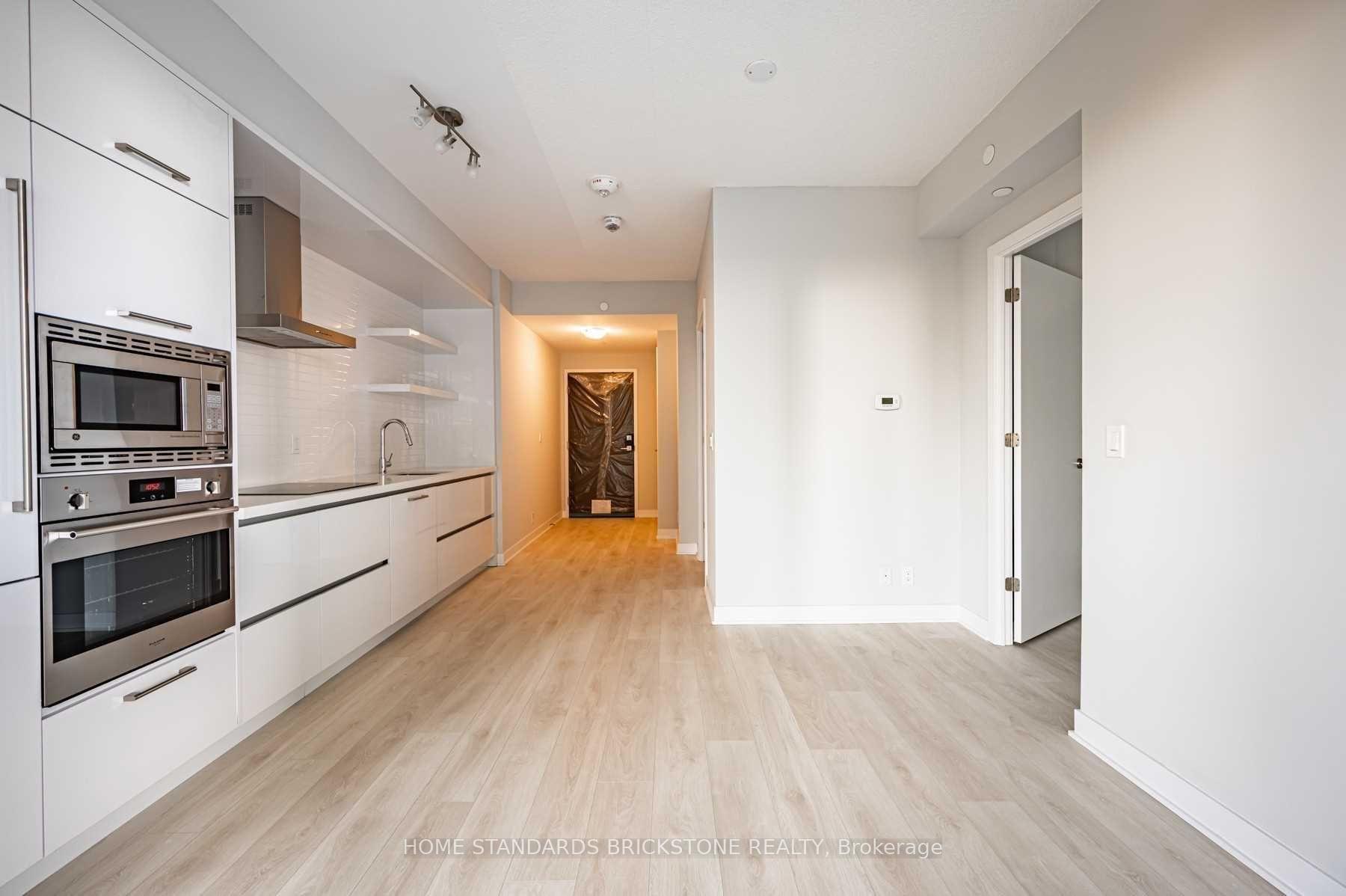 Photo 10 of Unit 2406, 2221 Yonge Street, Toronto, Mount Pleasant East — HOMEH